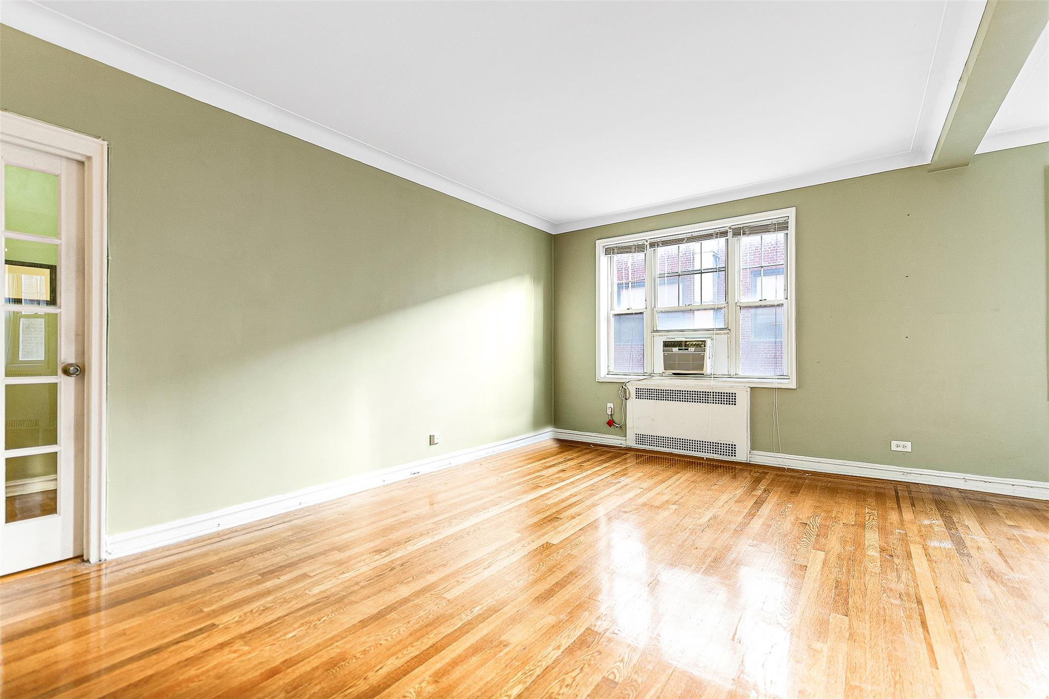 #15 photo, 77-34 113 Street, 皇后區 森林小丘 Forest Hills , NY 11375