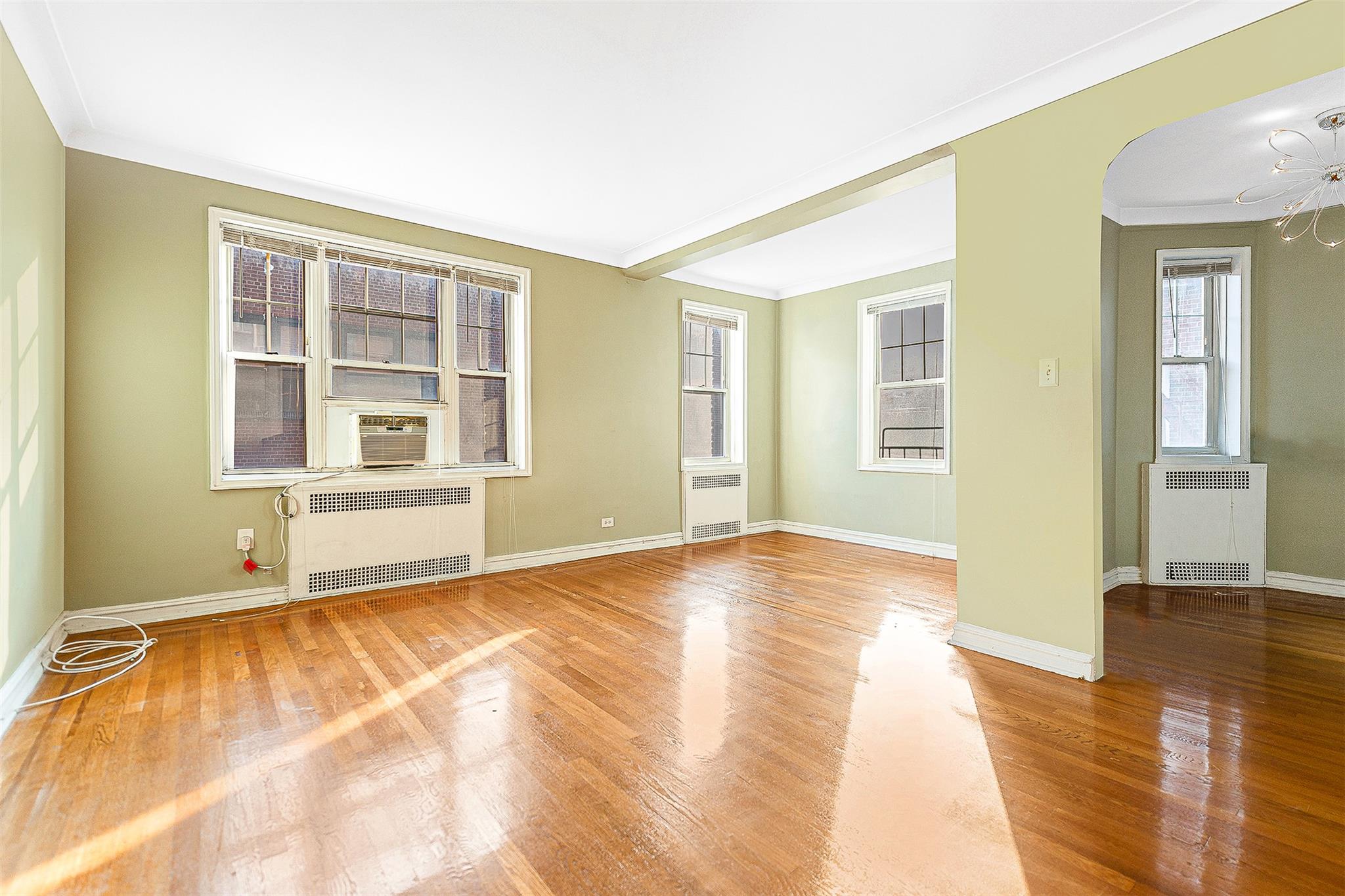 #18 photo, 77-34 113 Street, 皇后區 森林小丘 Forest Hills , NY 11375