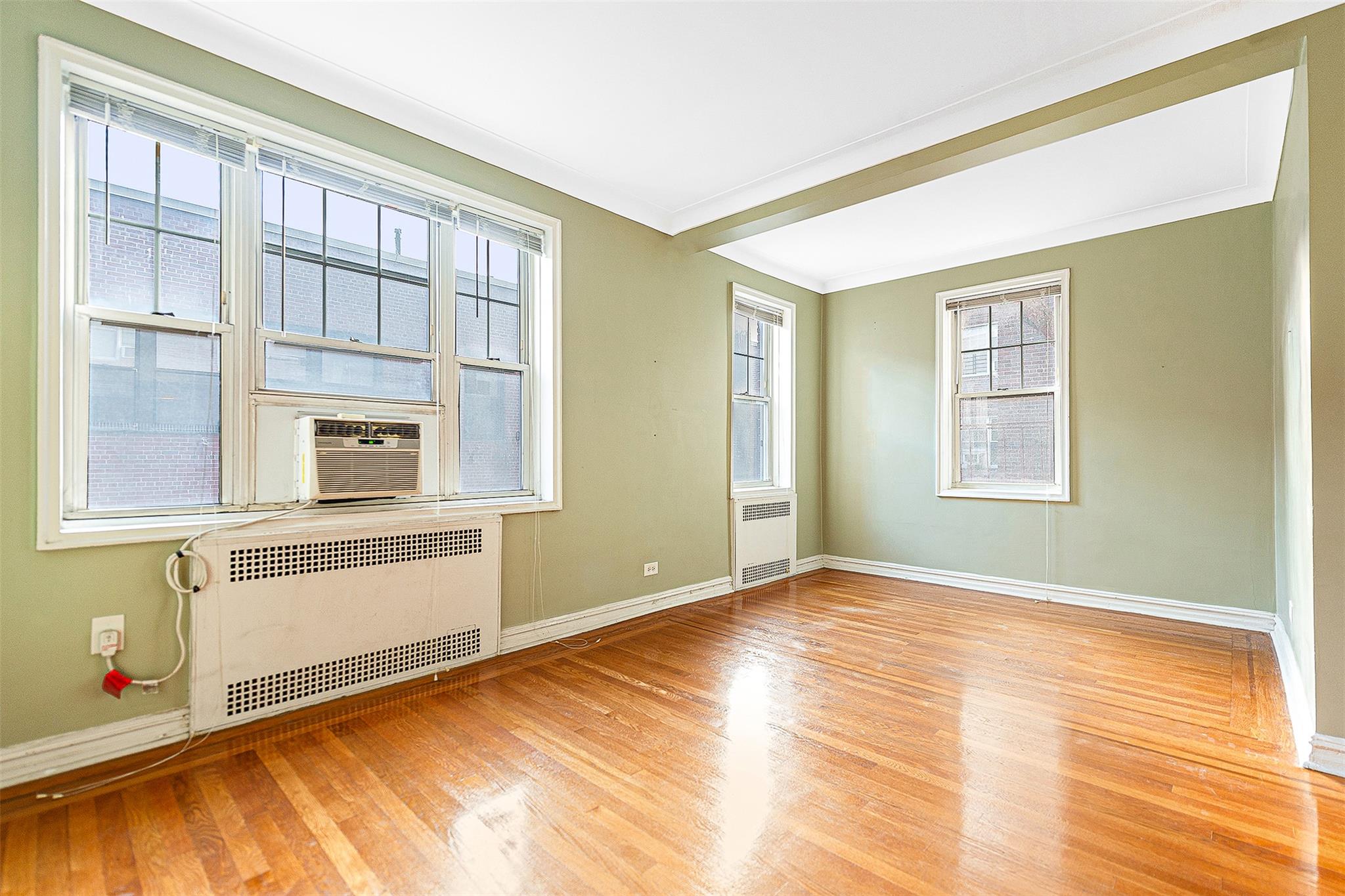 #20 photo, 77-34 113 Street, 皇后區 森林小丘 Forest Hills , NY 11375