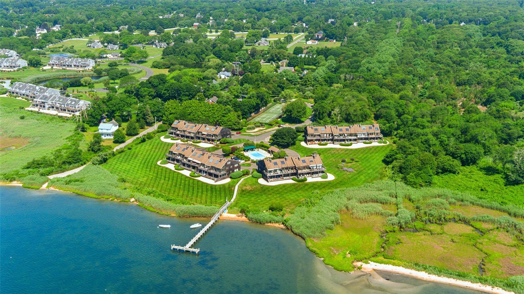 #1 photo, 59 Watchogue Avenue, سوفولك East Moriches , NY 11940