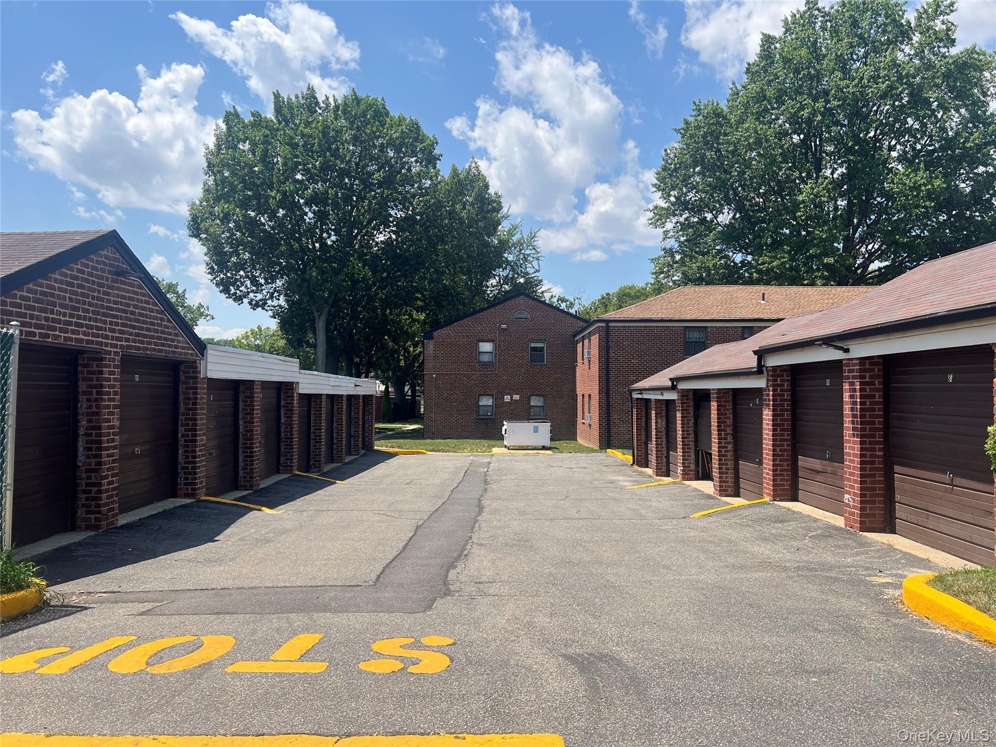 #19 photo, 196-19 69th Avenue, 皇后區 新鮮草原 Fresh Meadows , NY 11365