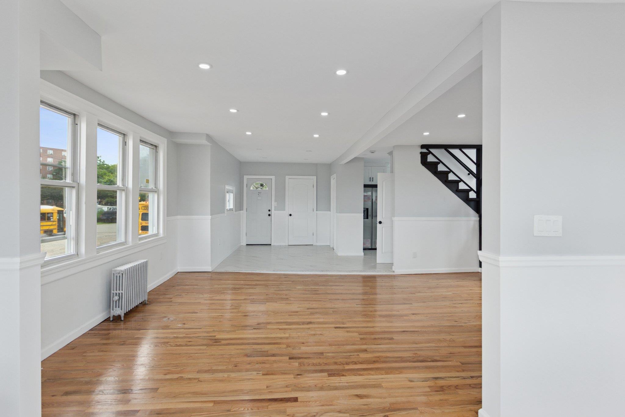 #4 photo, 1442 Pinson Street, クイーンズ区 Far Rockaway , NY 11691