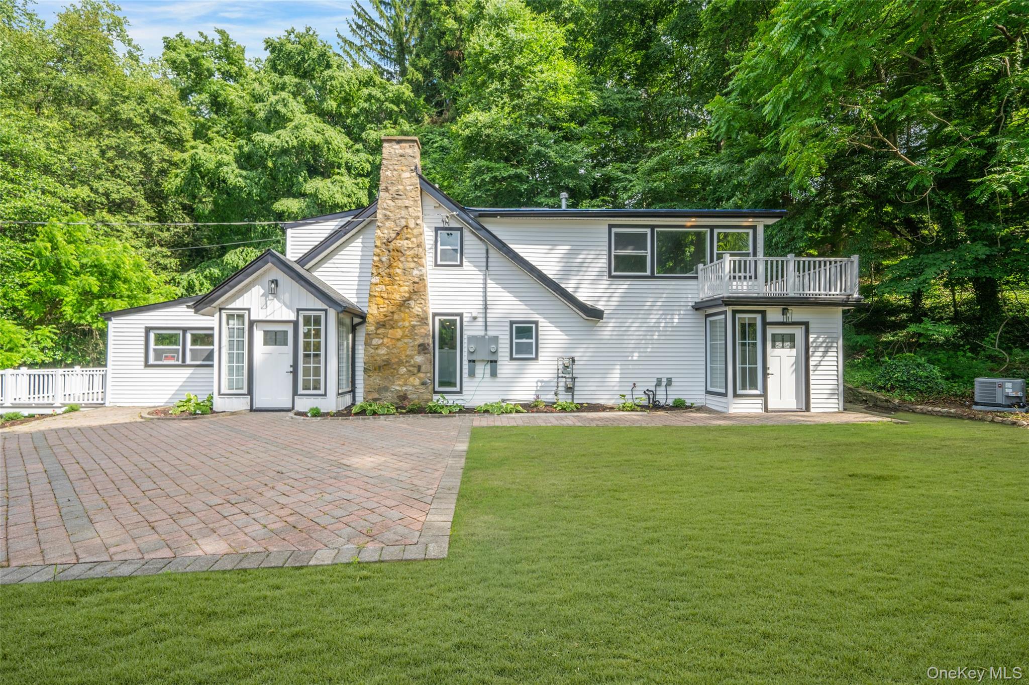 #1 photo, 390 E Main Street, Centerport , NY 11721