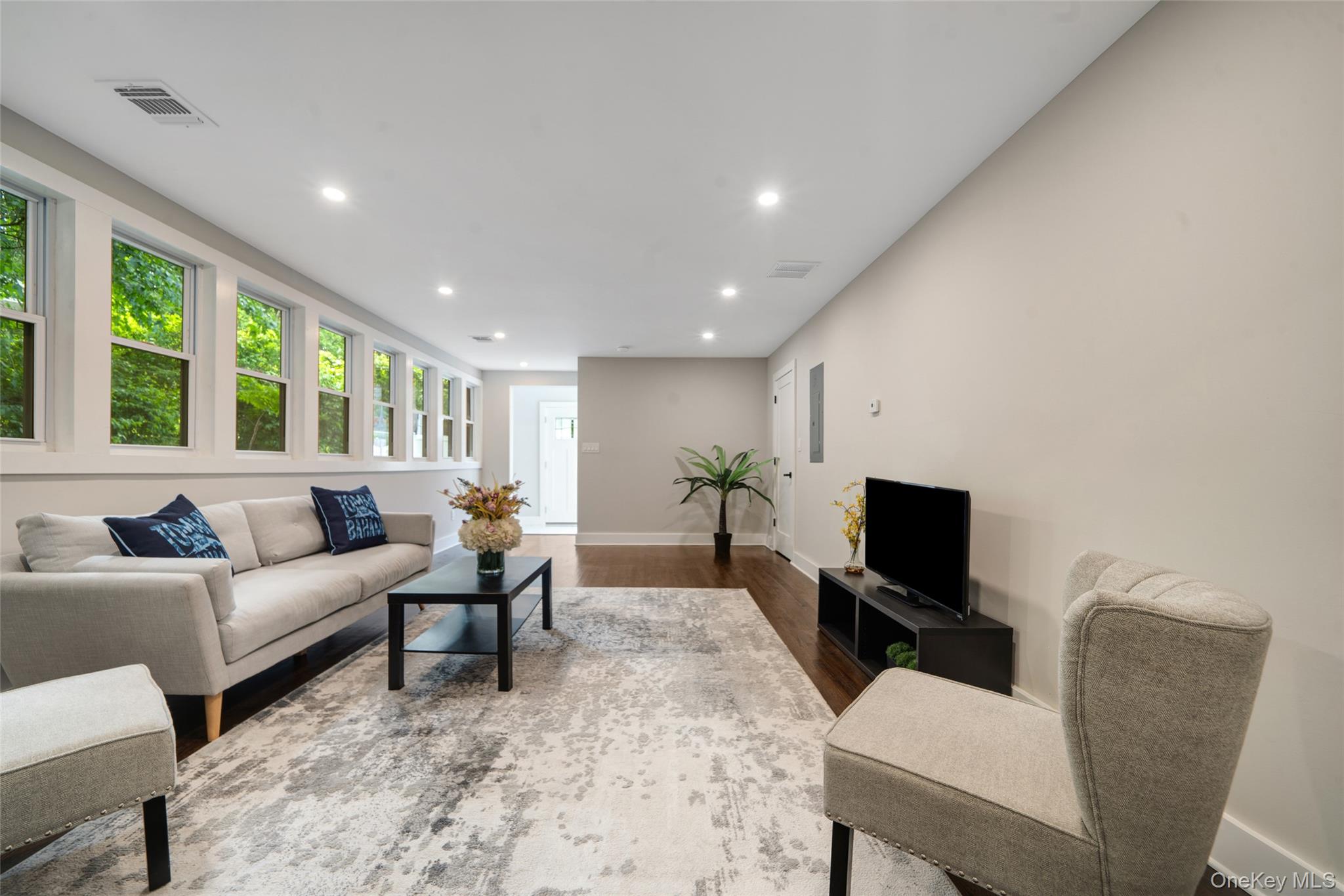 #16 photo, 390 E Main Street, Centerport , NY 11721