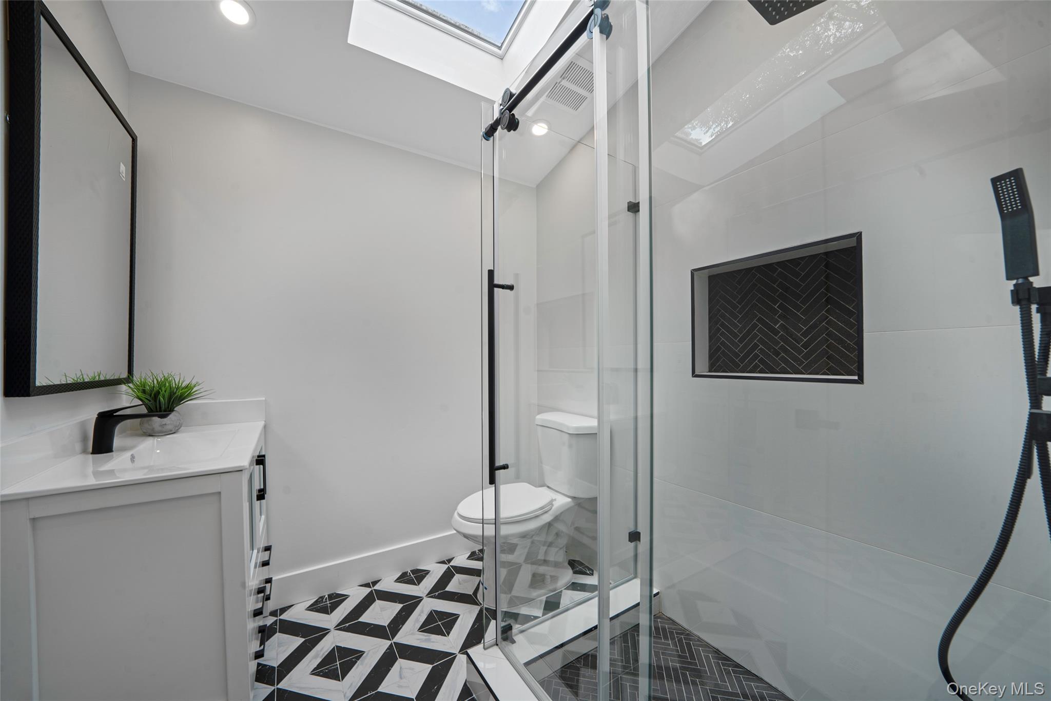 #19 photo, 390 E Main Street, Centerport , NY 11721