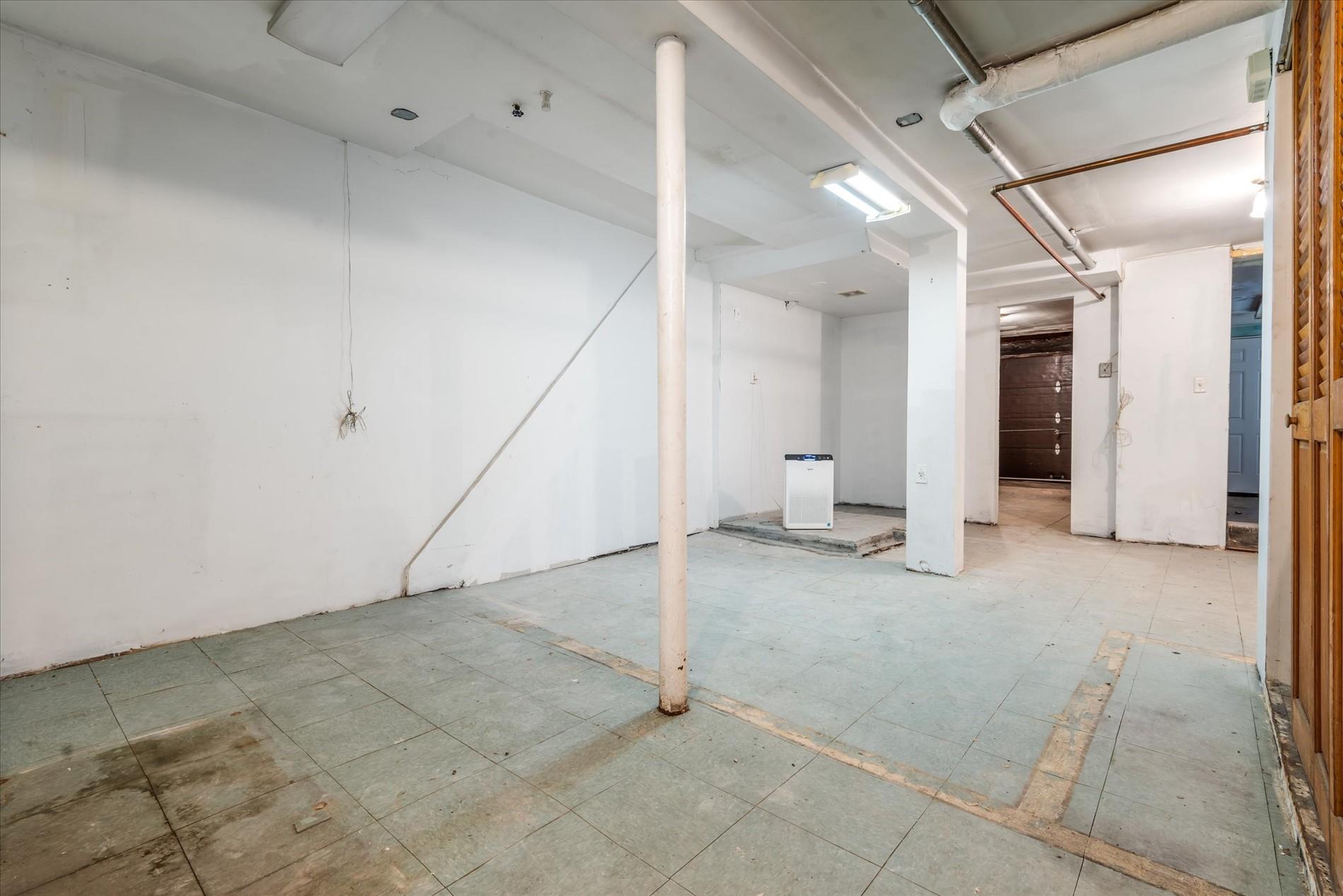 #15 photo, 99-22 67th Avenue, Rego Park , NY 11374