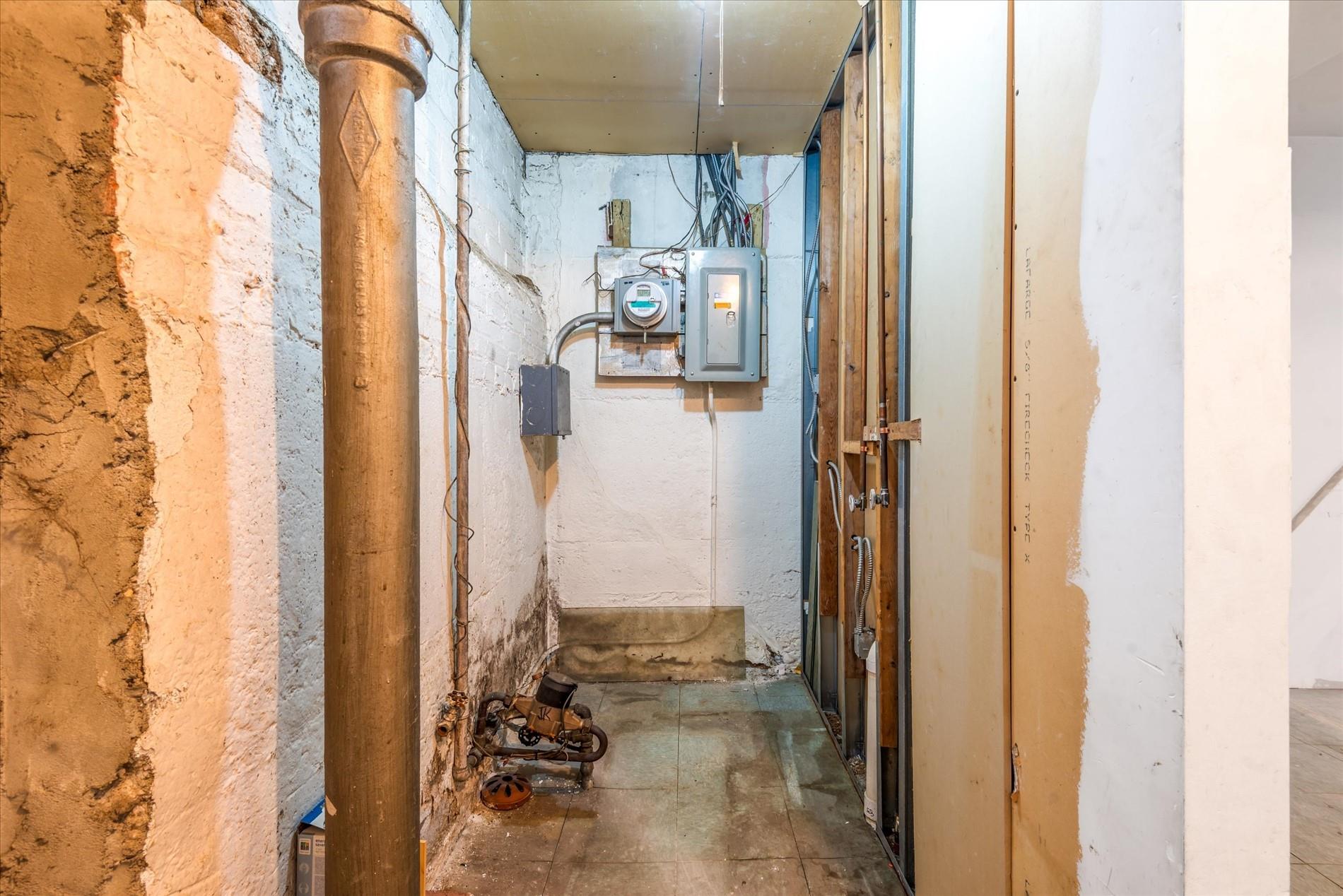 #18 photo, 99-22 67th Avenue, Rego Park , NY 11374