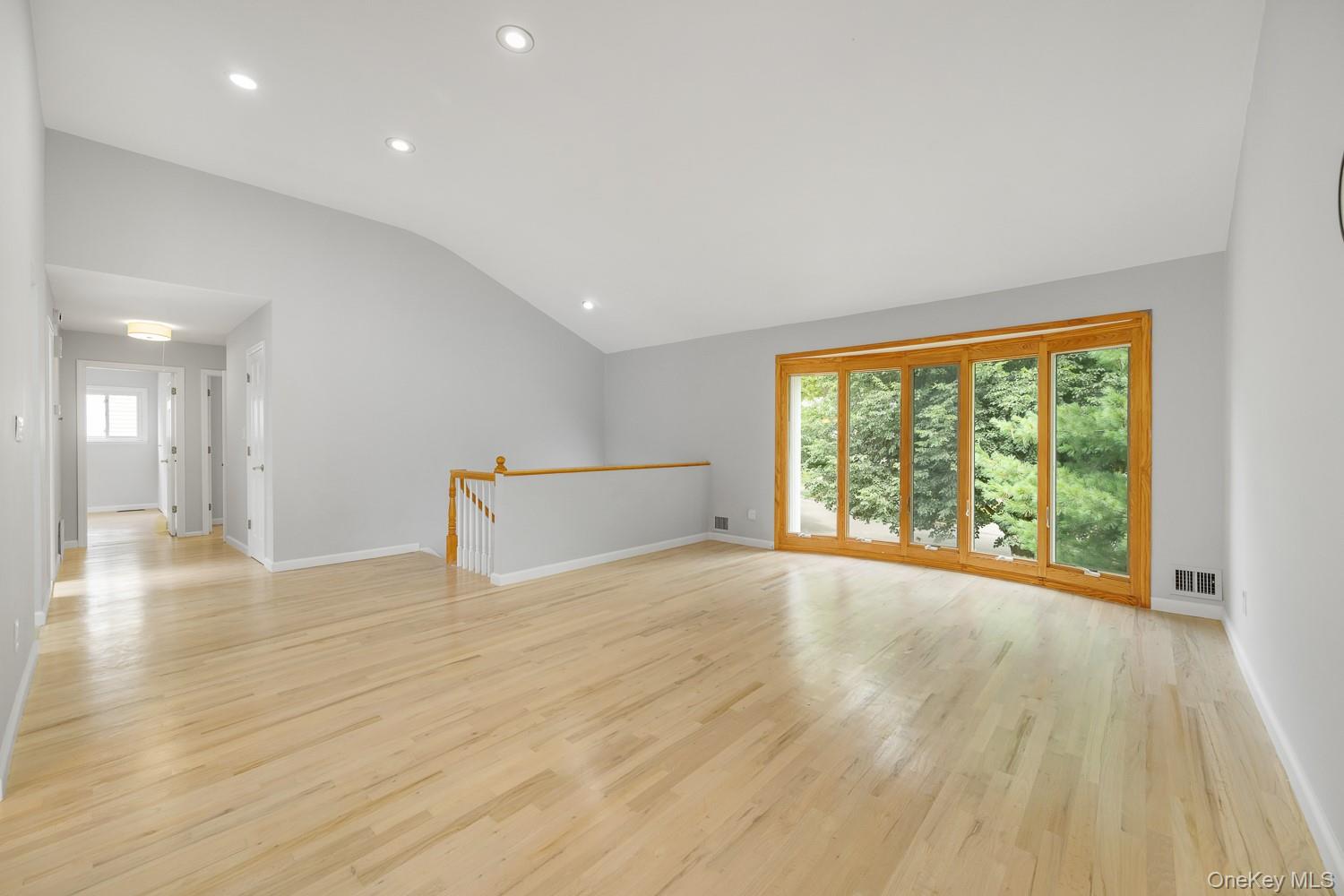 #12 photo, 52 North Drive, ナッソー郡 Manhasset Hills , NY 11040