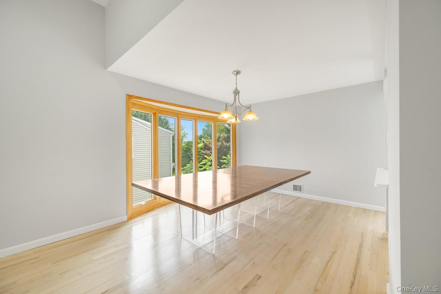 #17 photo, 52 North Drive, ナッソー郡 Manhasset Hills , NY 11040