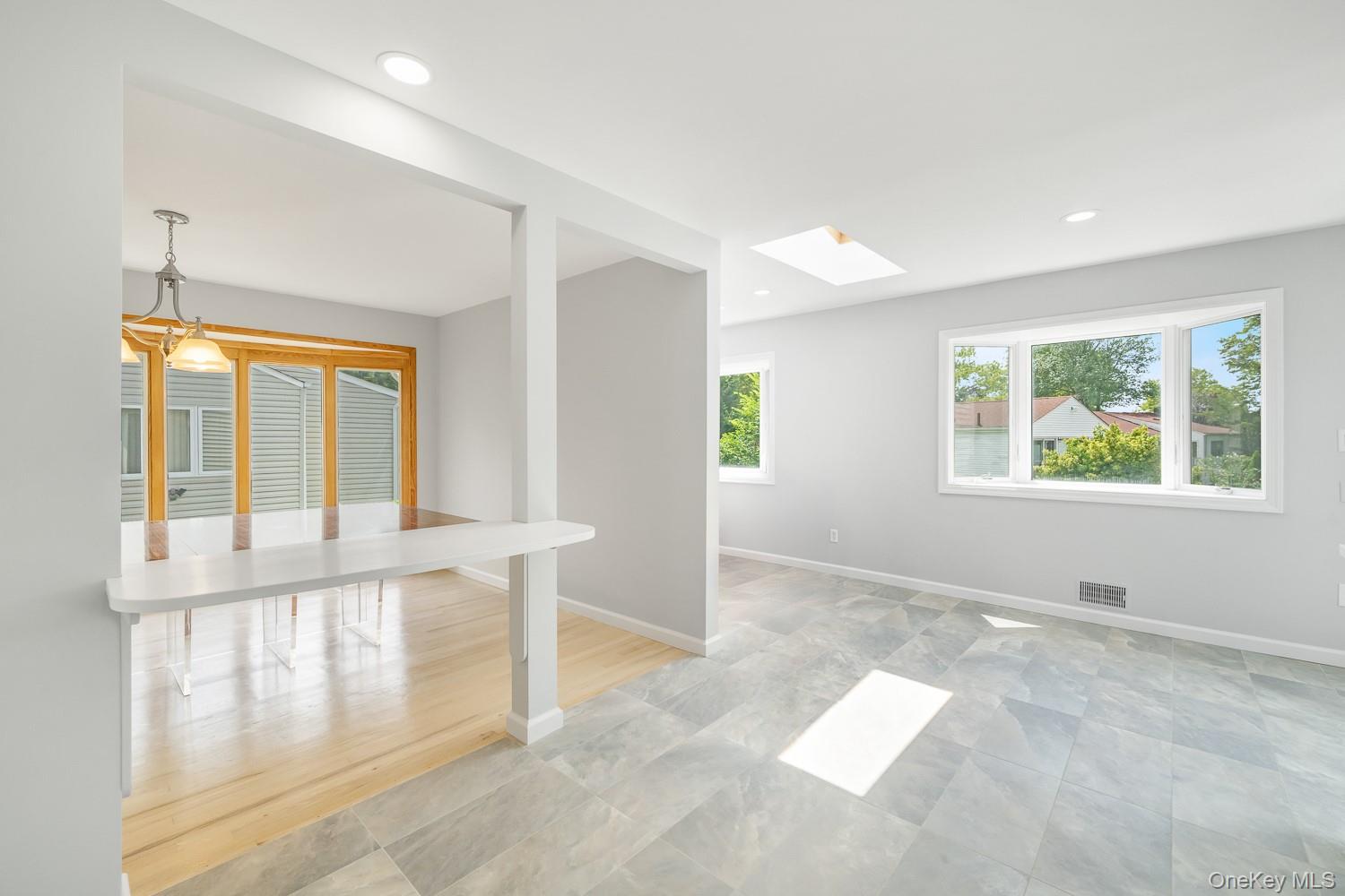 #19 photo, 52 North Drive, ナッソー郡 Manhasset Hills , NY 11040