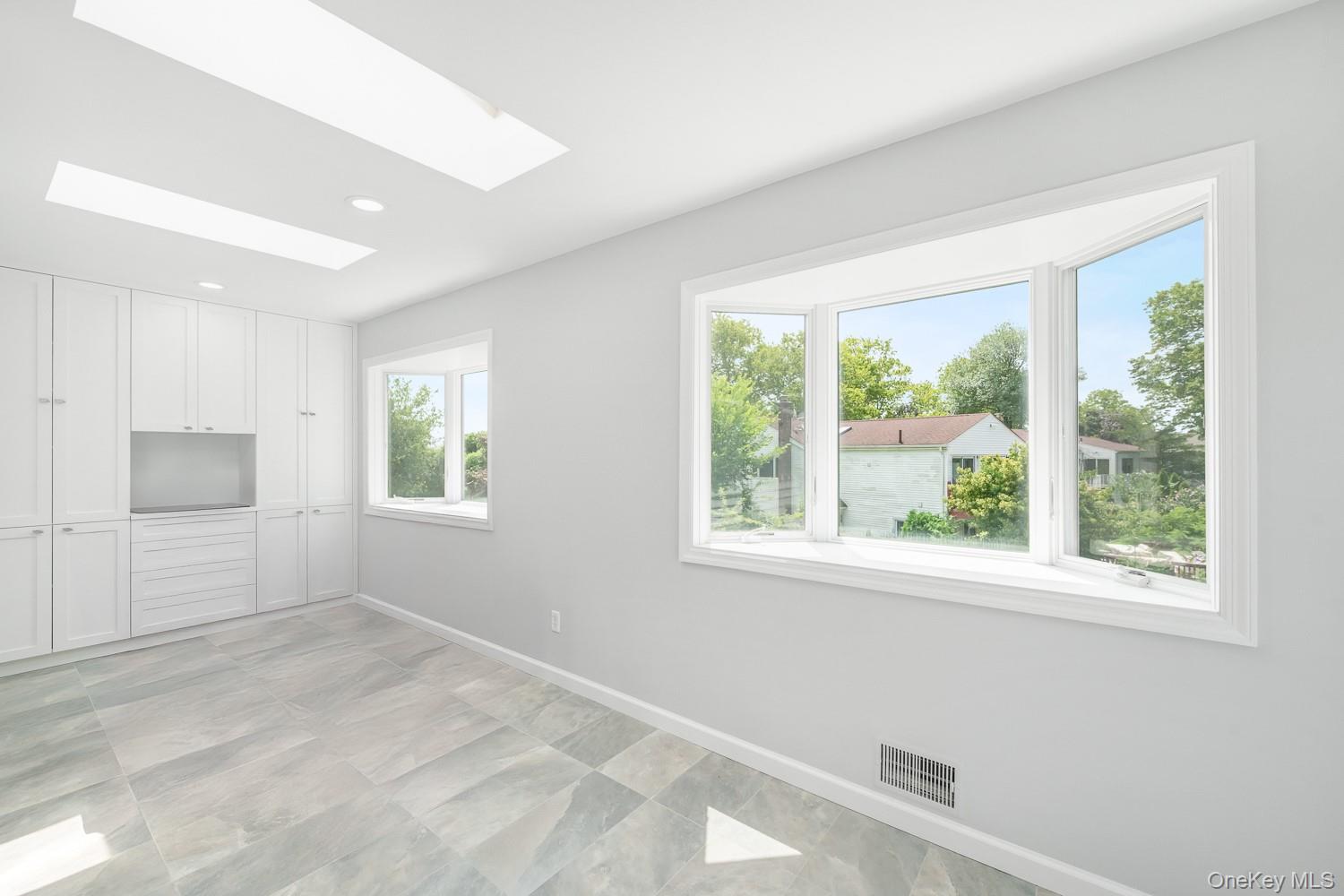 #20 photo, 52 North Drive, ナッソー郡 Manhasset Hills , NY 11040