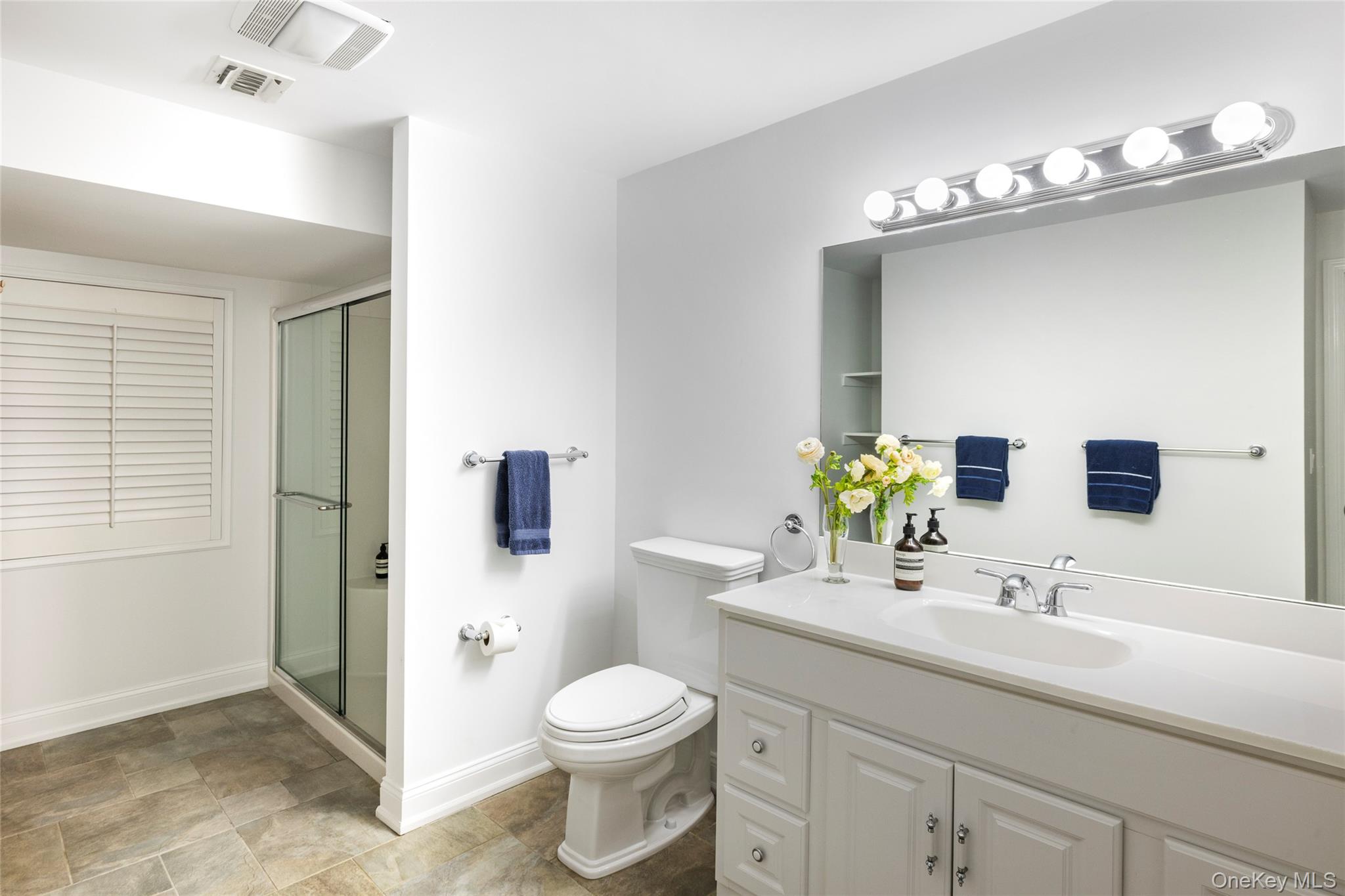 #20 photo, 48 Douglas Court, サフォーク郡 Hampton Bays , NY 11946