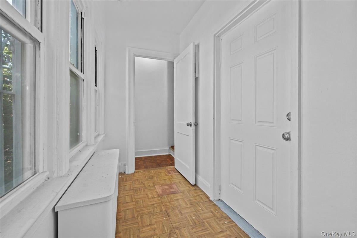 #10 photo, 452 Howe Ave, 布朗士 Bronx , NY 10473