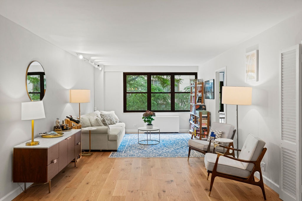 #1 photo, 245 E 25th Street, マンハッタン Kips Bay , NY 10010