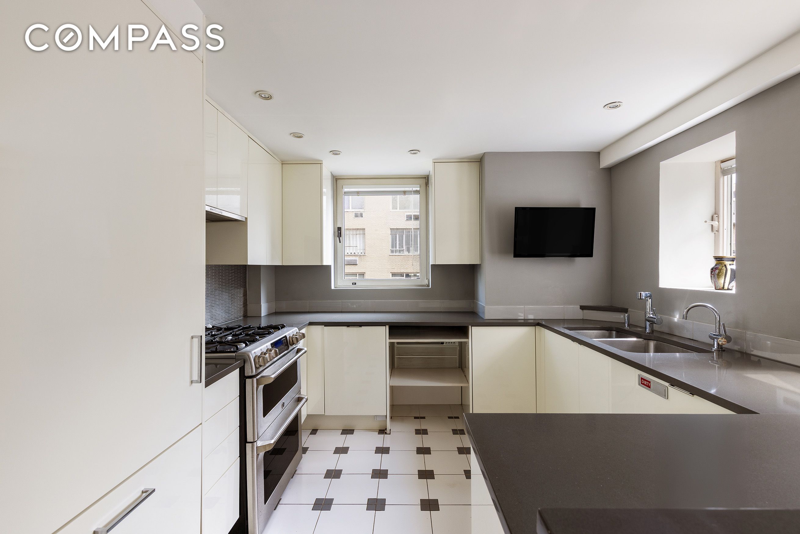 #5 photo, 860 5th Avenue, Lenox Hill , NY 10065