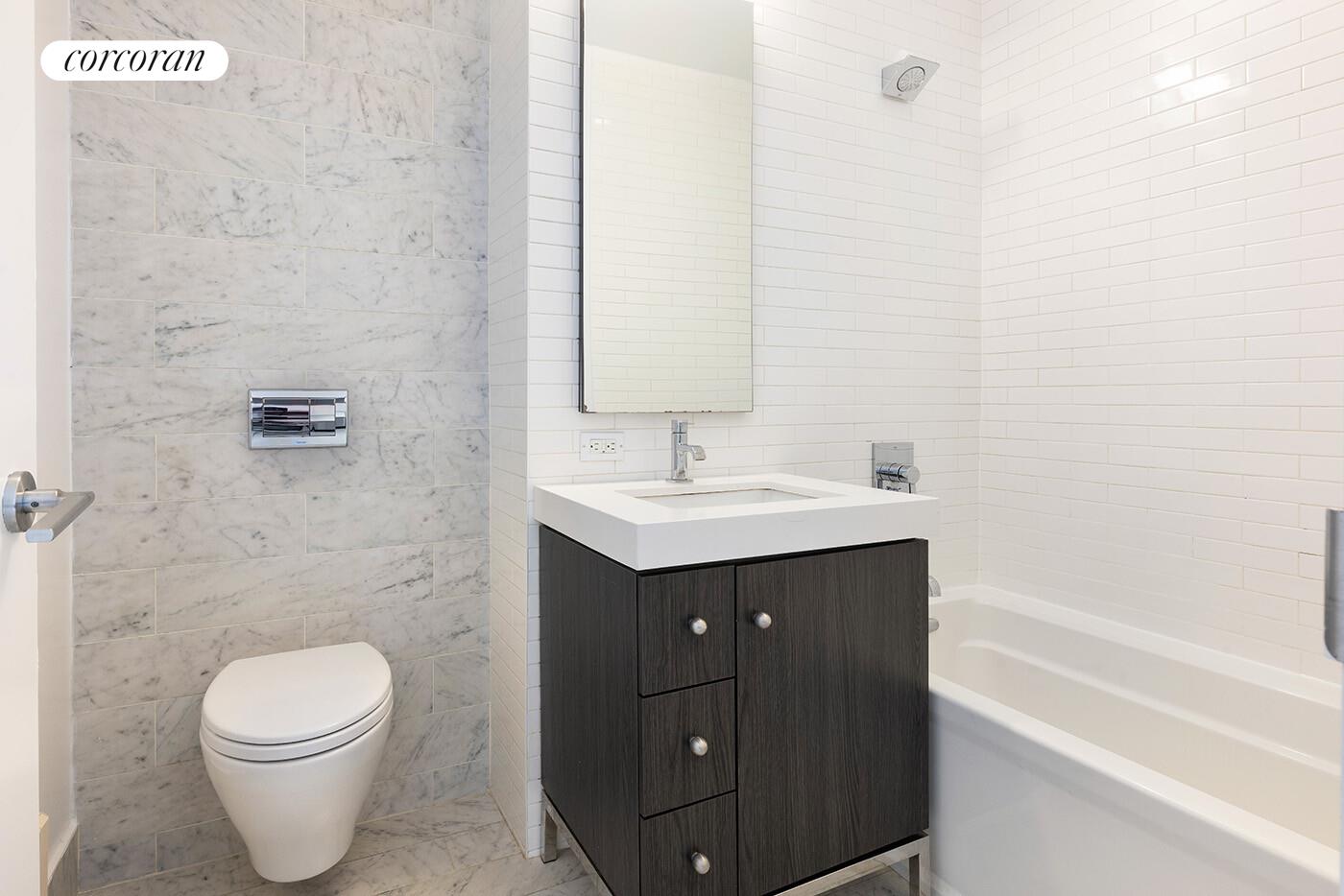 #7 photo, 416 W 52ND Street, マンハッタン Hells Kitchen , NY 10019