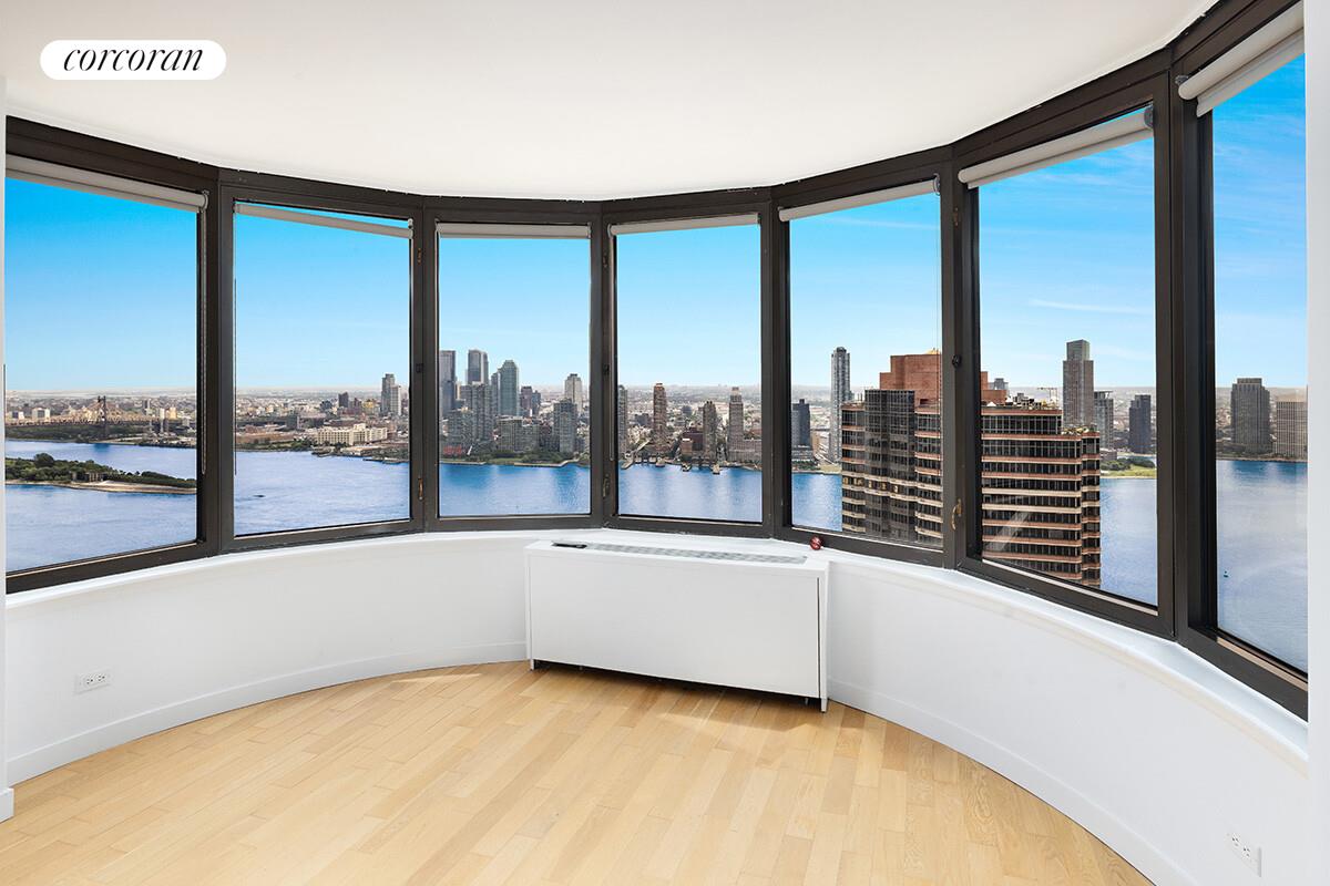 #1 photo, 330 E 38TH Street, マンハッタン Murray Hill , NY 10016