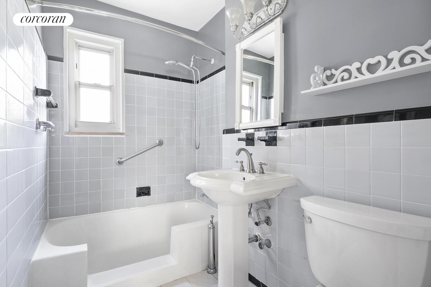 #7 photo, 61-03 255TH Street, 皇后區 小頸 Little Neck , NY 11362