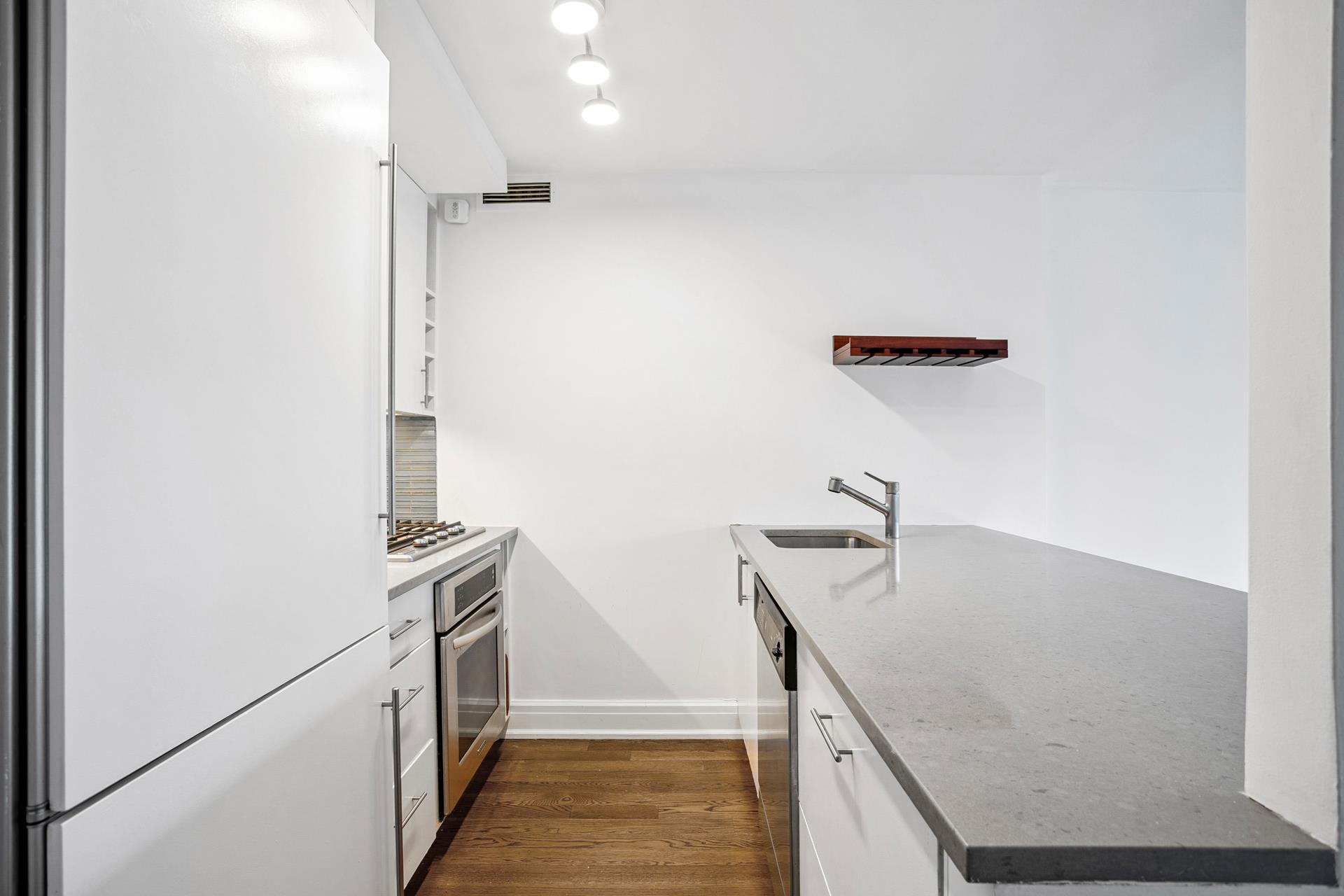 #5 photo, 275 W 96TH Street, マンハッタン Upper West Side , NY 10025