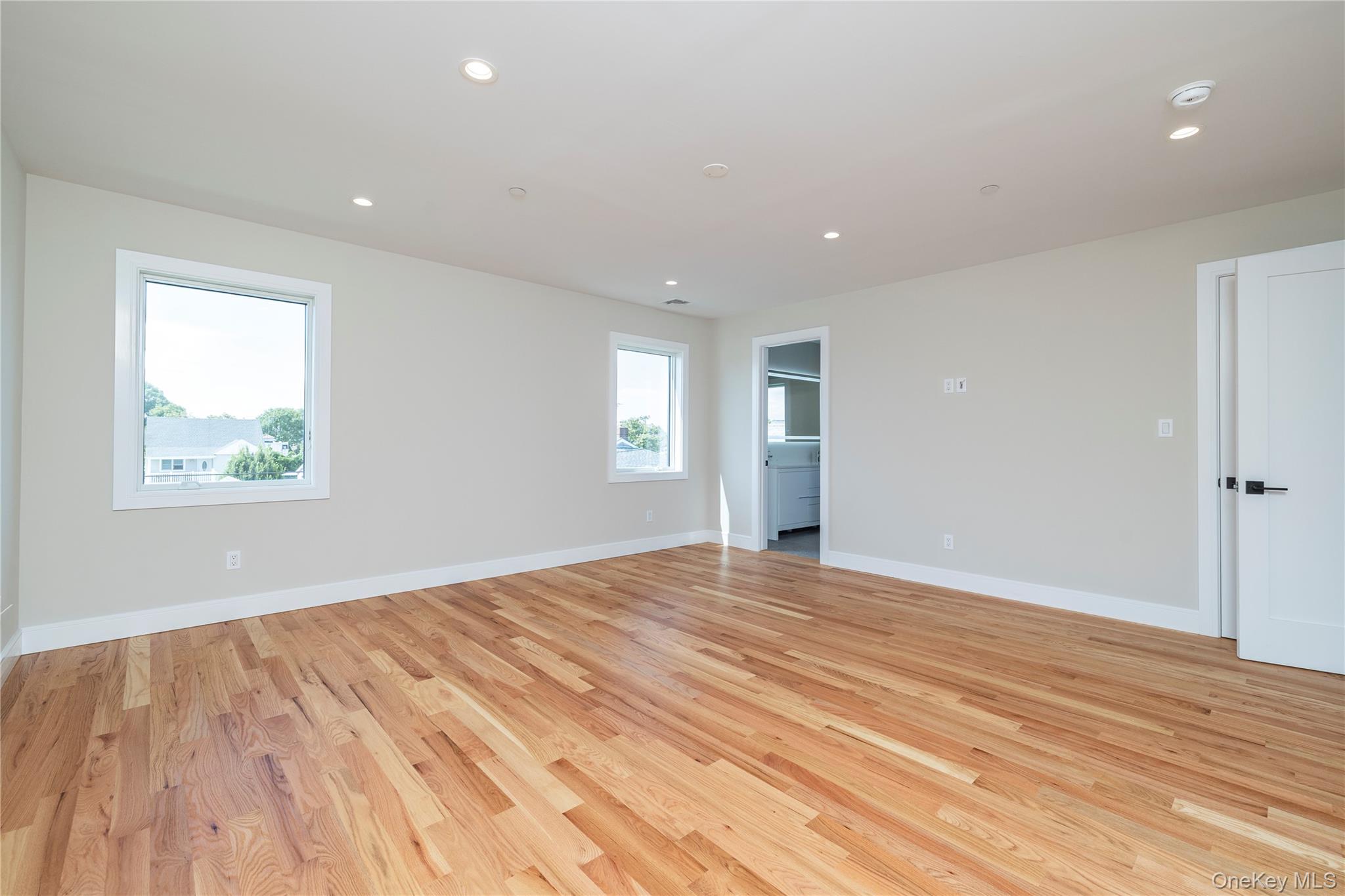 #14 photo, 344 E Fulton Street, ナッソー郡 Long Beach , NY 11561