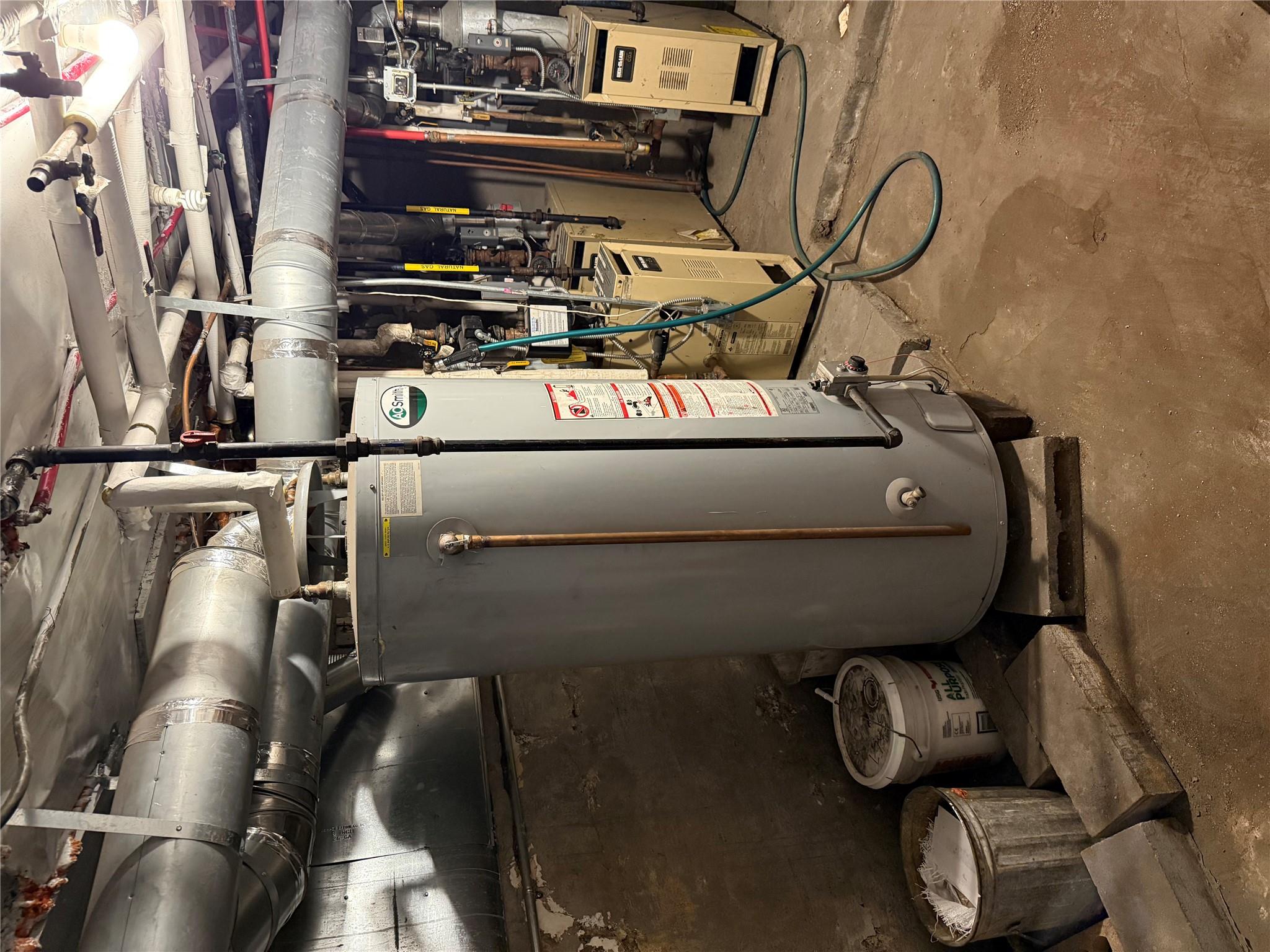 #13 photo, 13501 Crossbay Boulevard, クイーンズ区 Ozone Park , NY 11417