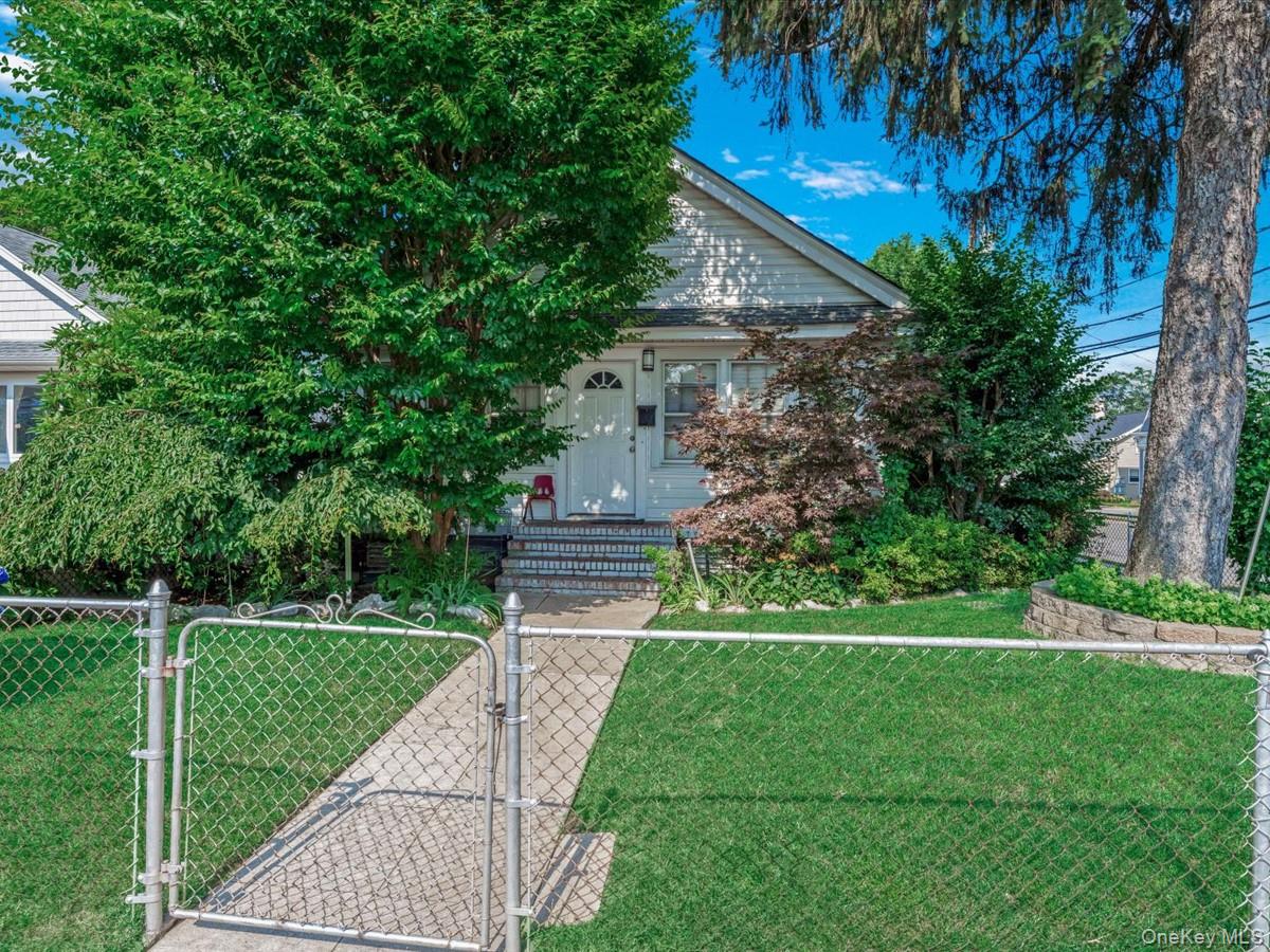 #1 photo, 44 Saint Pauls Road, ナッソー郡 Hempstead , NY 11550