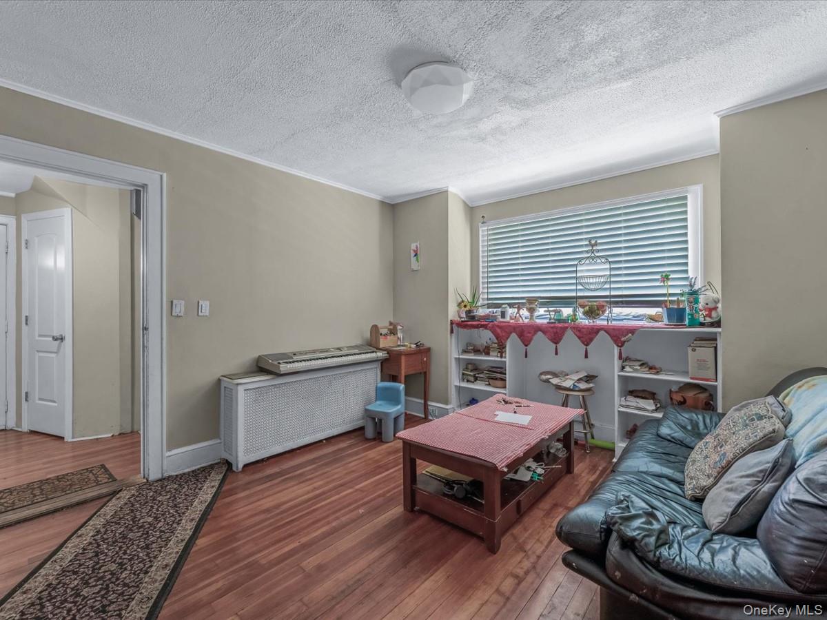 #4 photo, 44 Saint Pauls Road, ナッソー郡 Hempstead , NY 11550