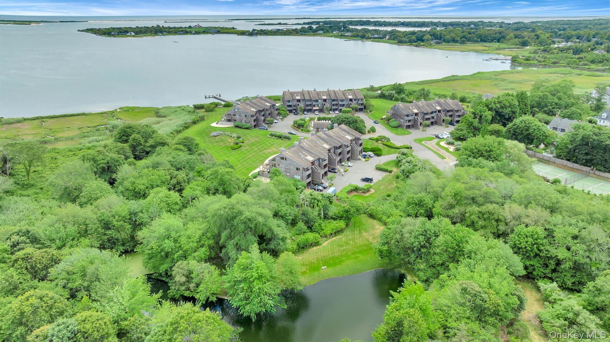 #13 photo, 59 Watchogue Avenue, サフォーク郡 East Moriches , NY 11940