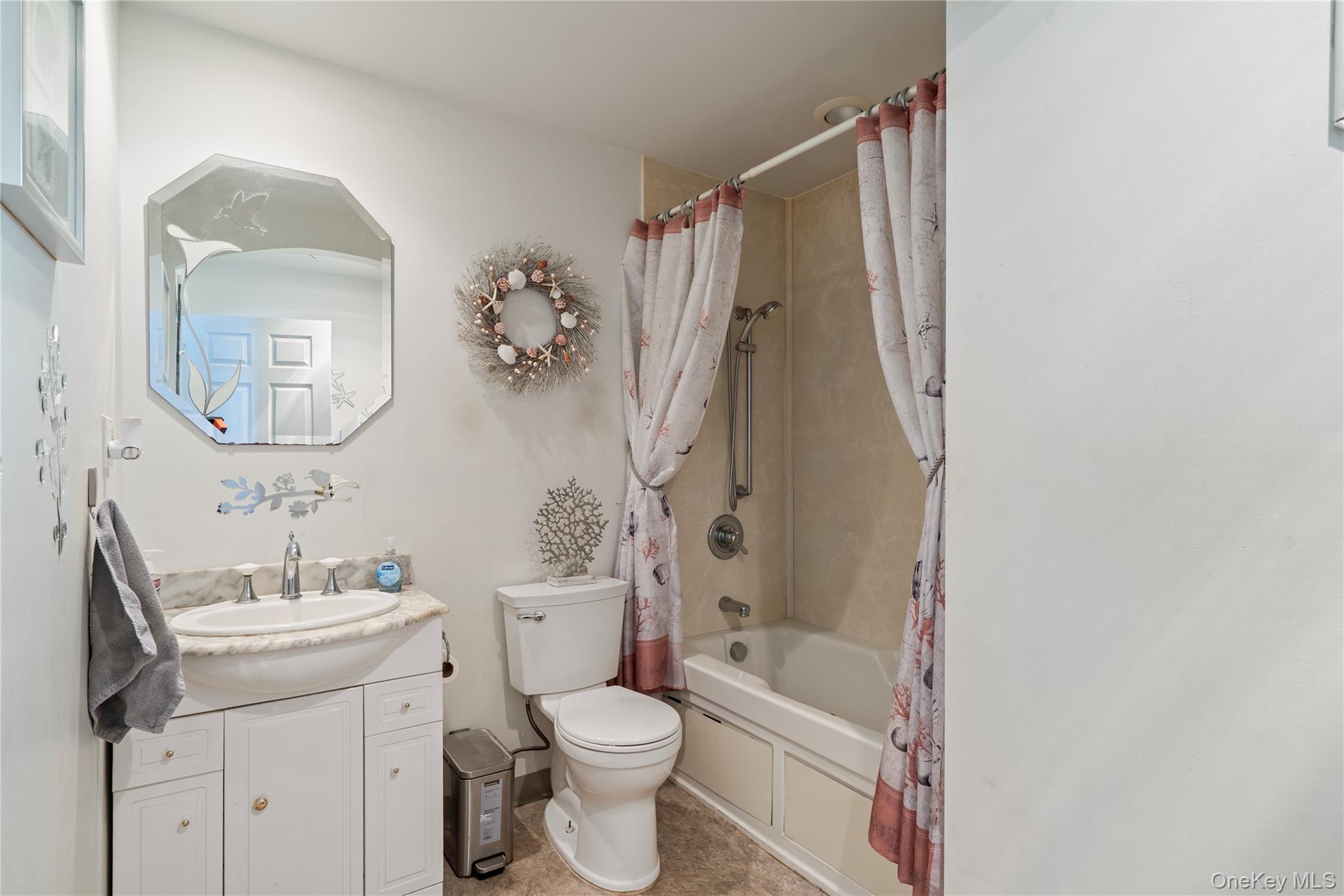 #5 photo, 245 Lido Parkway, サフォーク郡 Lindenhurst , NY 11757