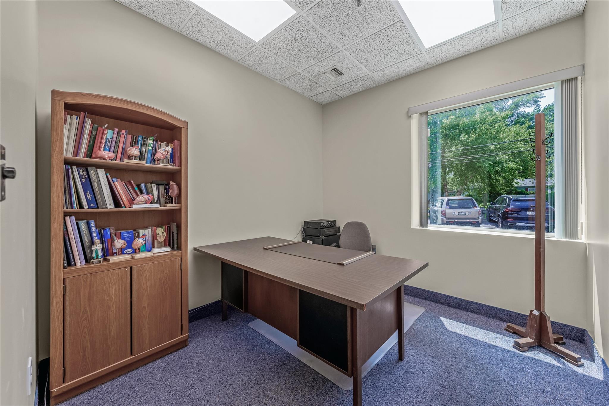 #17 photo, 1097 Old Country Road, ナッソー郡 Plainview , NY 11803