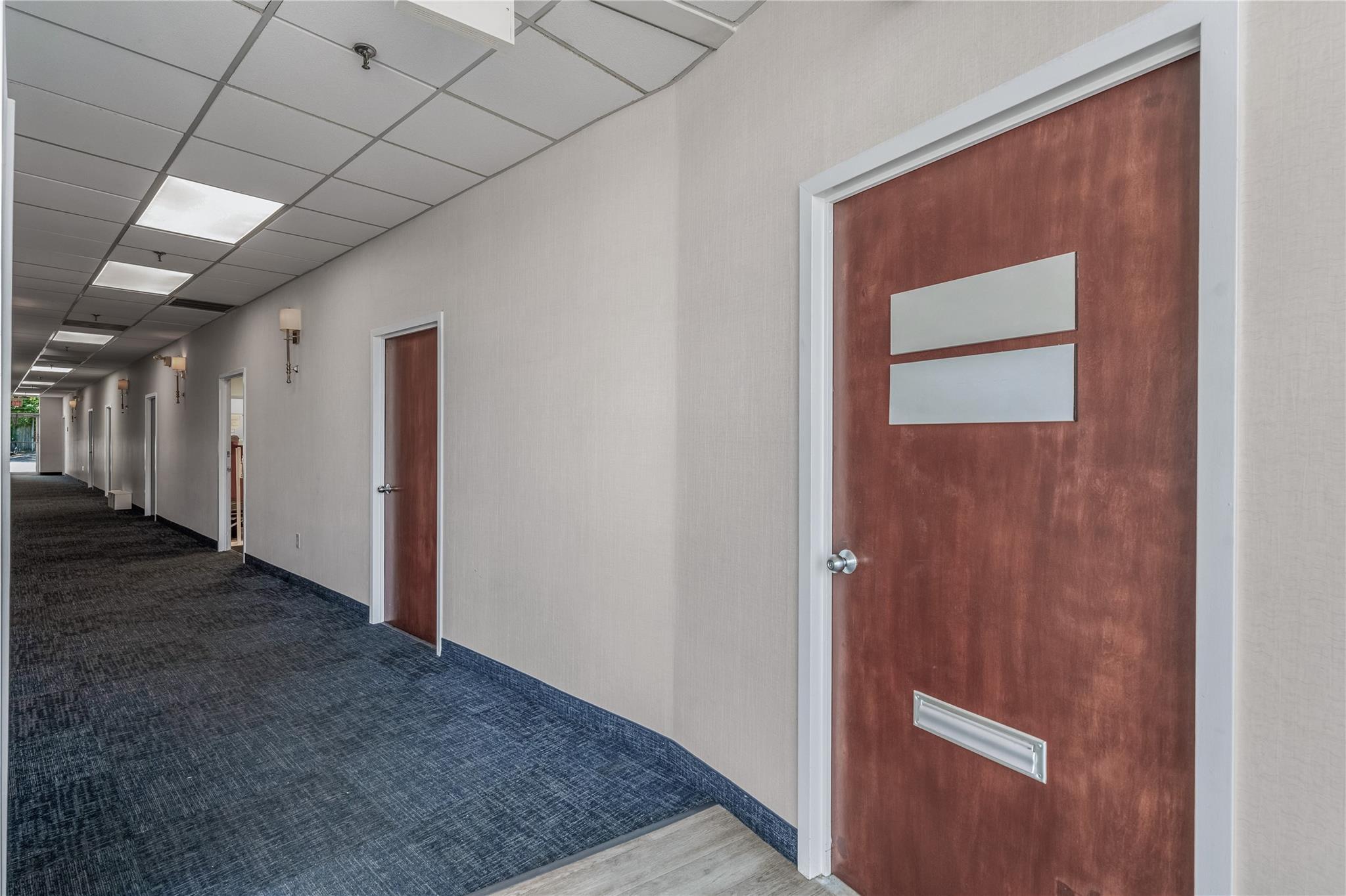 #5 photo, 1097 Old Country Road, ナッソー郡 Plainview , NY 11803