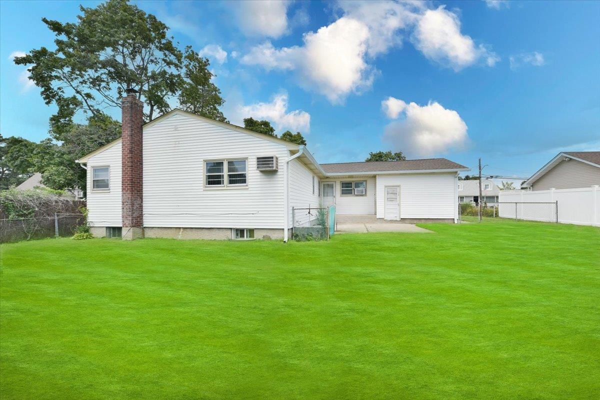 #17 photo, 212 N Cedar Street, 長島 Massapequa , NY 11758