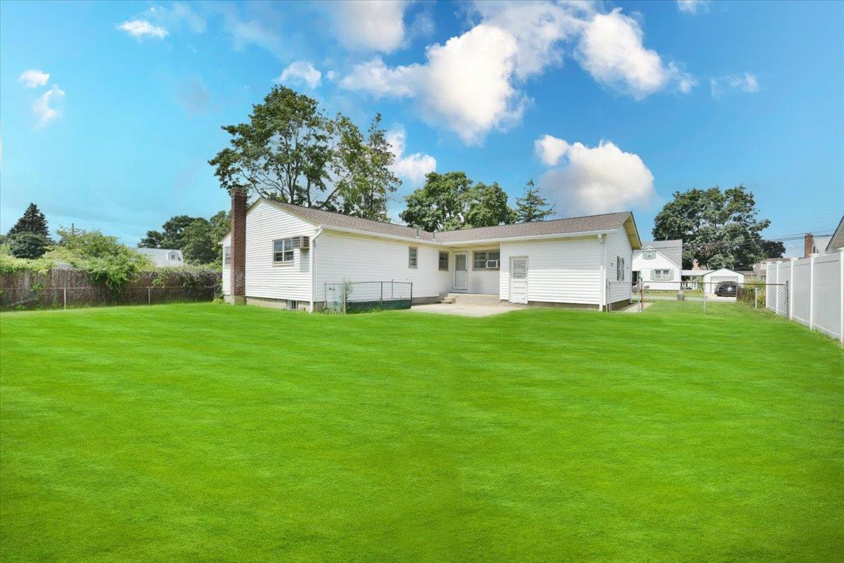 #19 photo, 212 N Cedar Street, 長島 Massapequa , NY 11758