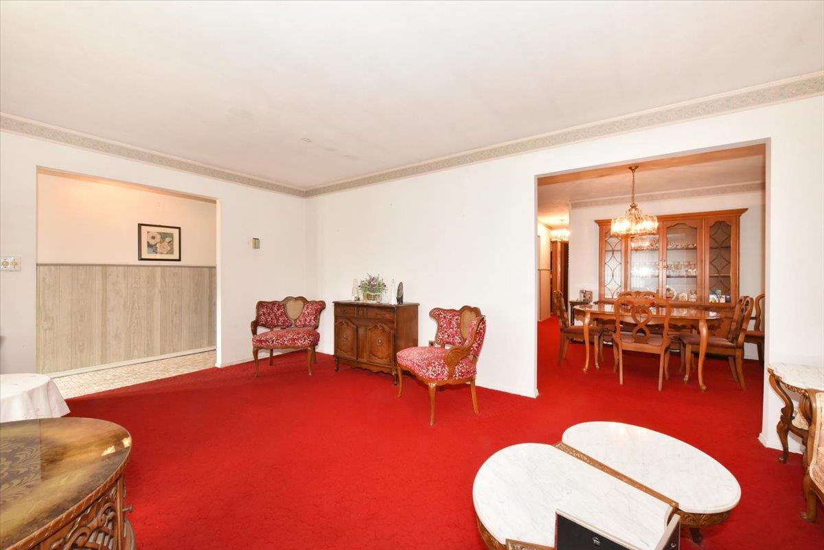 #4 photo, 212 N Cedar Street, 長島 Massapequa , NY 11758