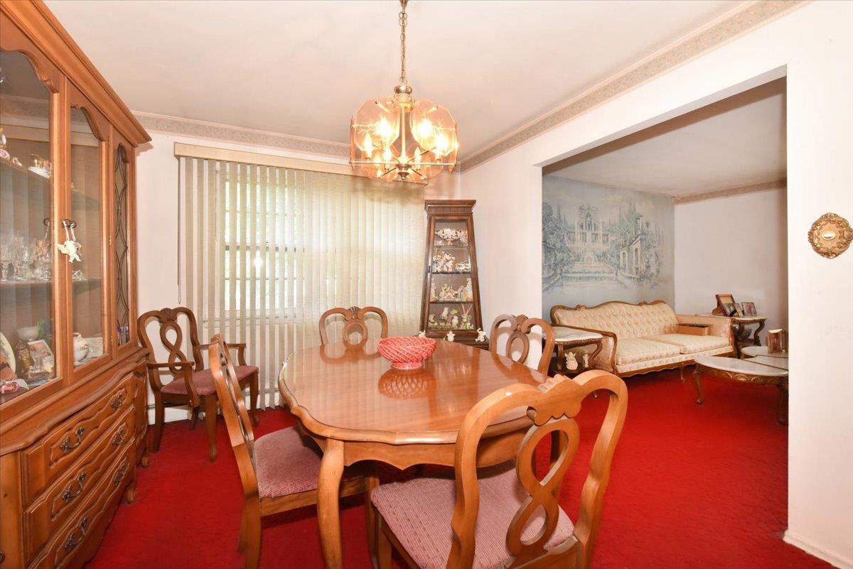 #7 photo, 212 N Cedar Street, 長島 Massapequa , NY 11758