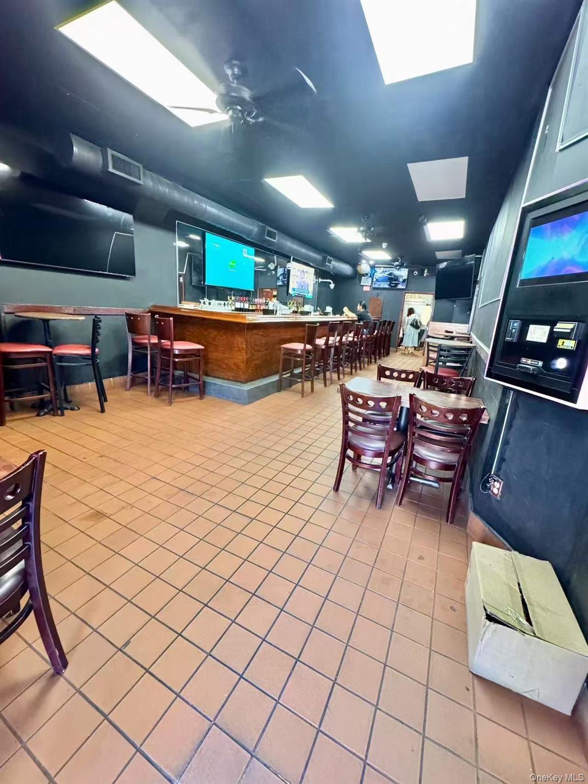 #3 photo, 106-16 Corona Ave, クイーンズ区 Corona , NY 11368