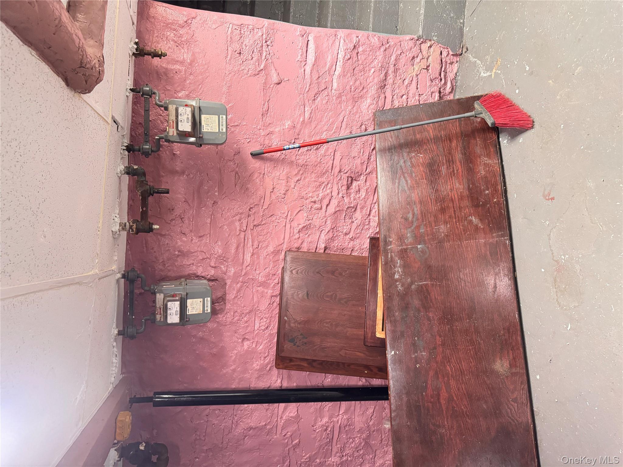 #6 photo, 106-16 Corona Ave, クイーンズ区 Corona , NY 11368