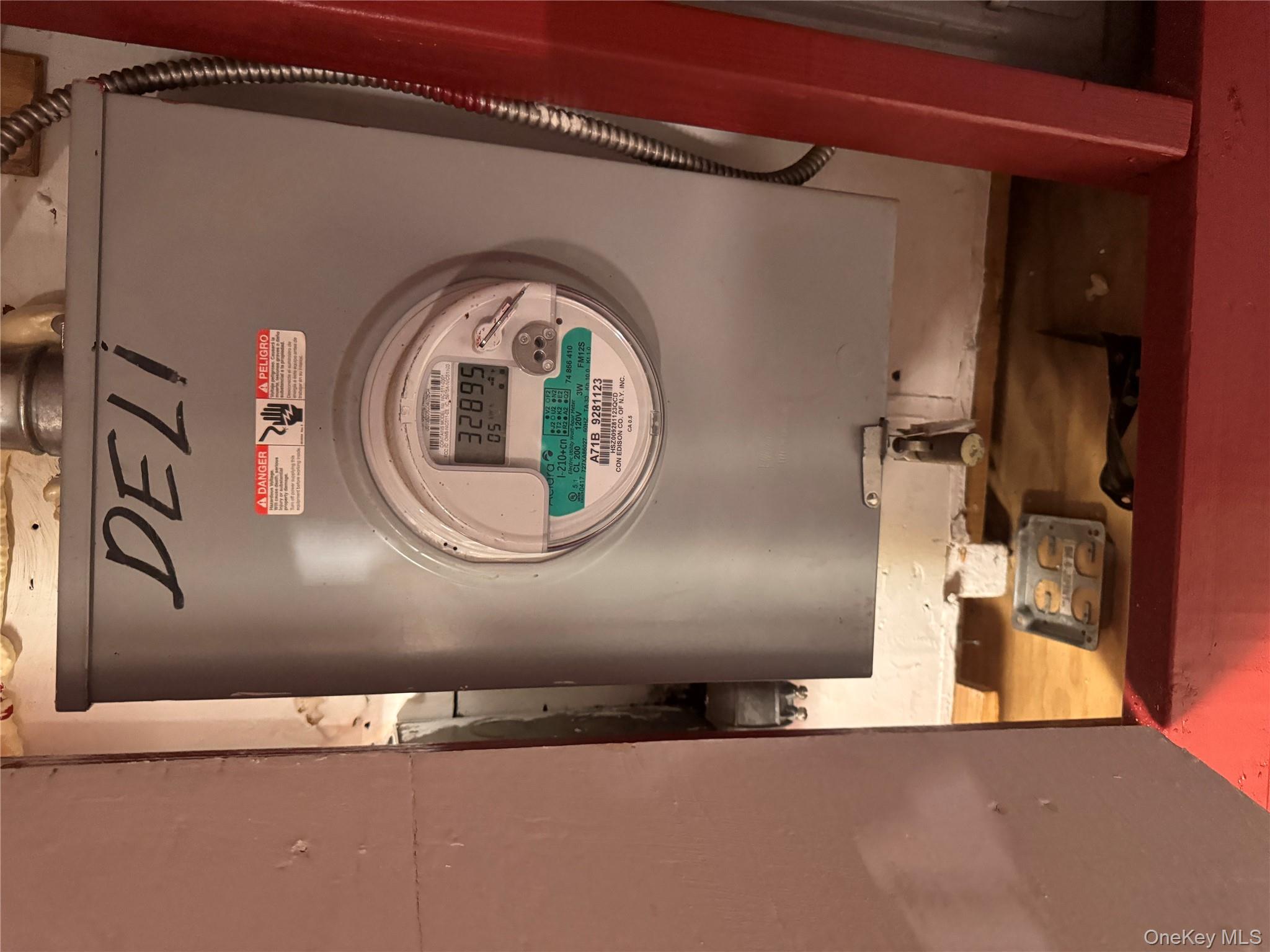 #8 photo, 106-16 Corona Ave, クイーンズ区 Corona , NY 11368