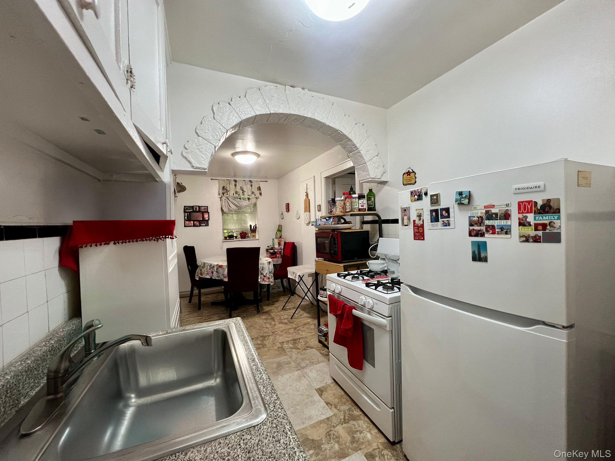 #3 photo, 102-56 46th Avenue, 皇后区 可乐娜 Corona , NY 11368