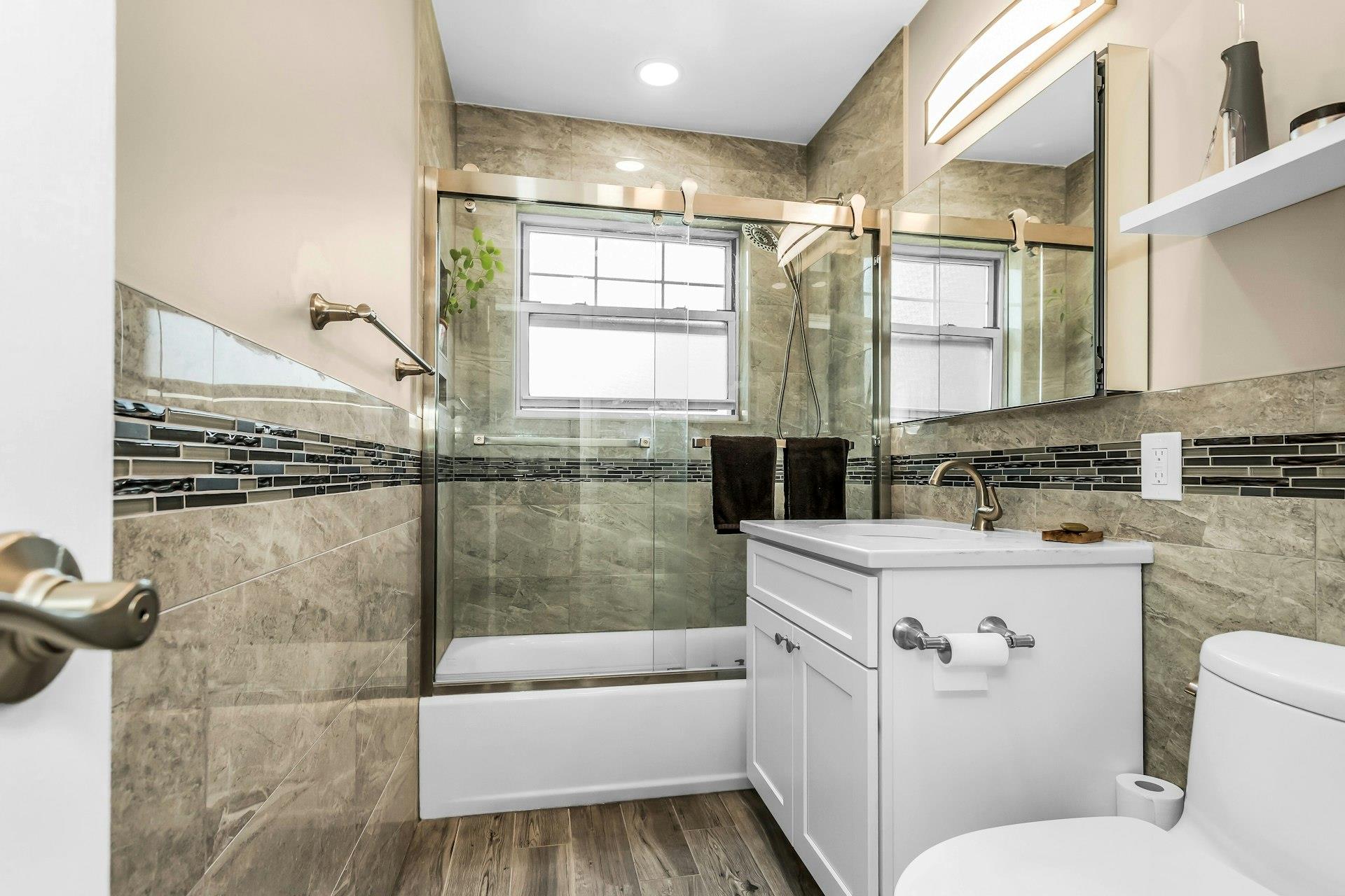 #15 photo, 324 Post Avenue, 長島 西布雷 Westbury , NY 11590