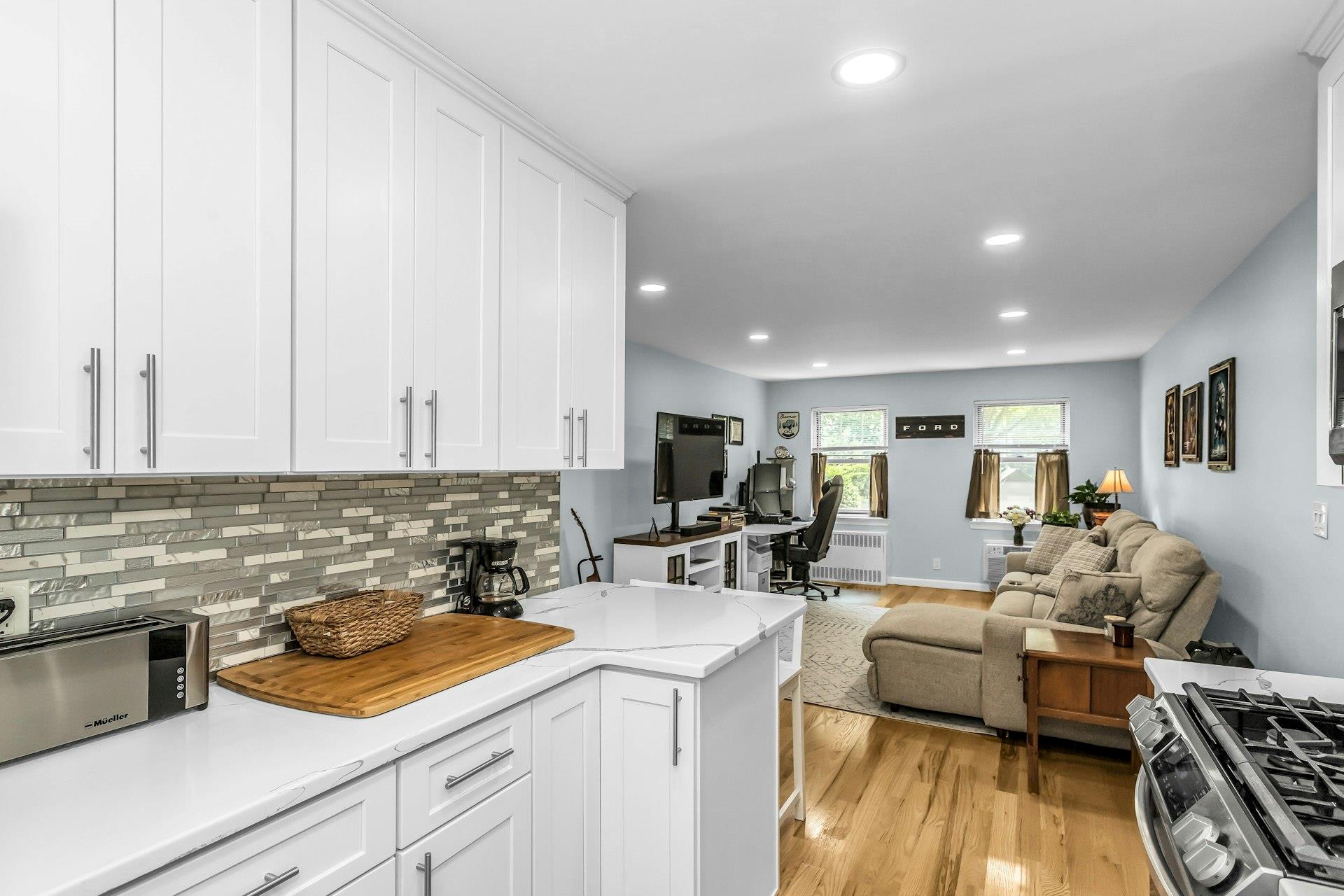 #9 photo, 324 Post Avenue, 長島 西布雷 Westbury , NY 11590