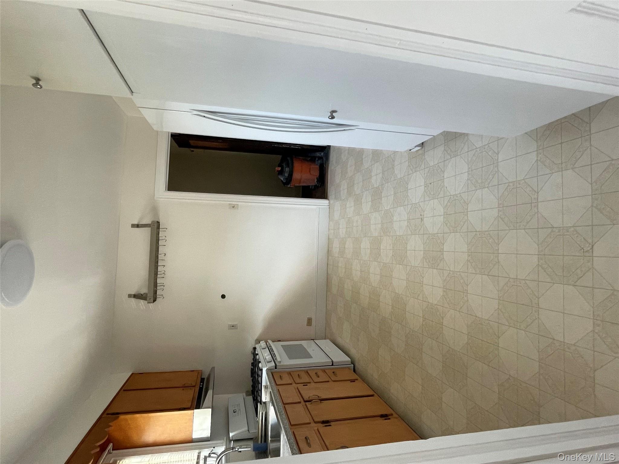 #17 photo, 215 Sedgwick Avenue, Yonkers , NY 10705