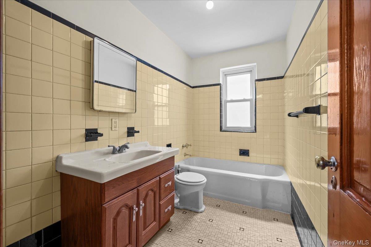 #12 photo, 140 Van cortlandt park south, ブロンクス区 Bronx , NY 10463