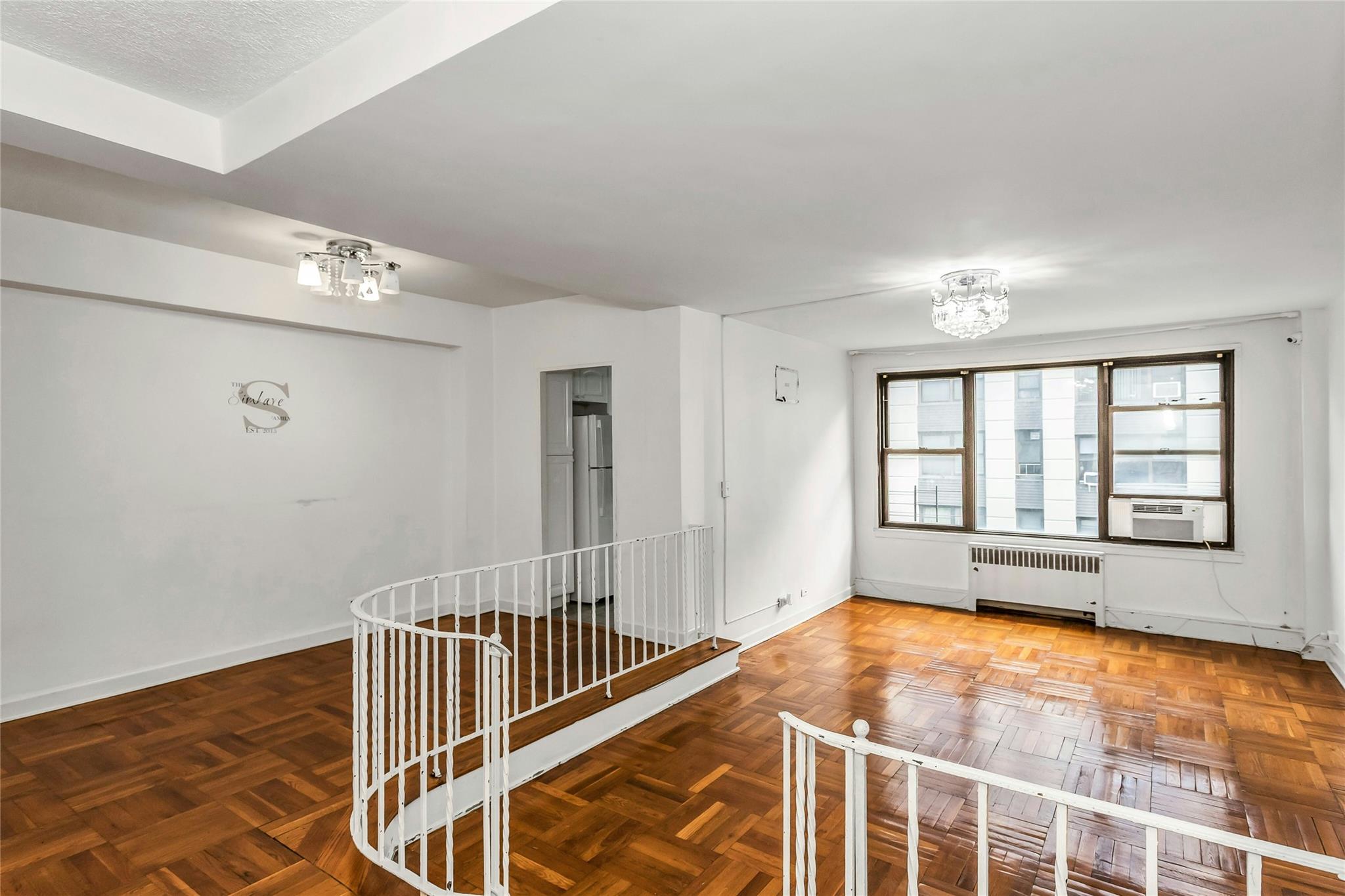 #5 photo, 98-50 63rd Drive, クイーンズ区 Rego Park , NY 11374