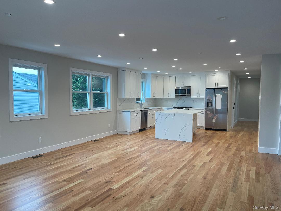 #2 photo, 529 E Chester Street, ナッソー郡 Long Beach , NY 11561