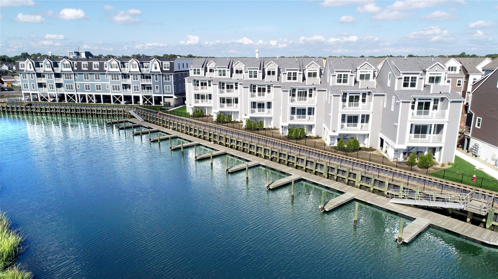 #1 photo, 526 Marina Pointe Drive, 長島 East Rockaway , NY 11518