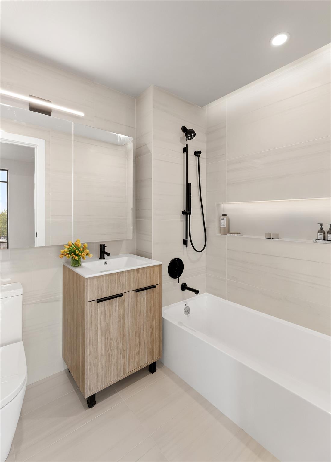 #4 photo, 2008 Steinway Street, クイーンズ区 Astoria , NY 11105