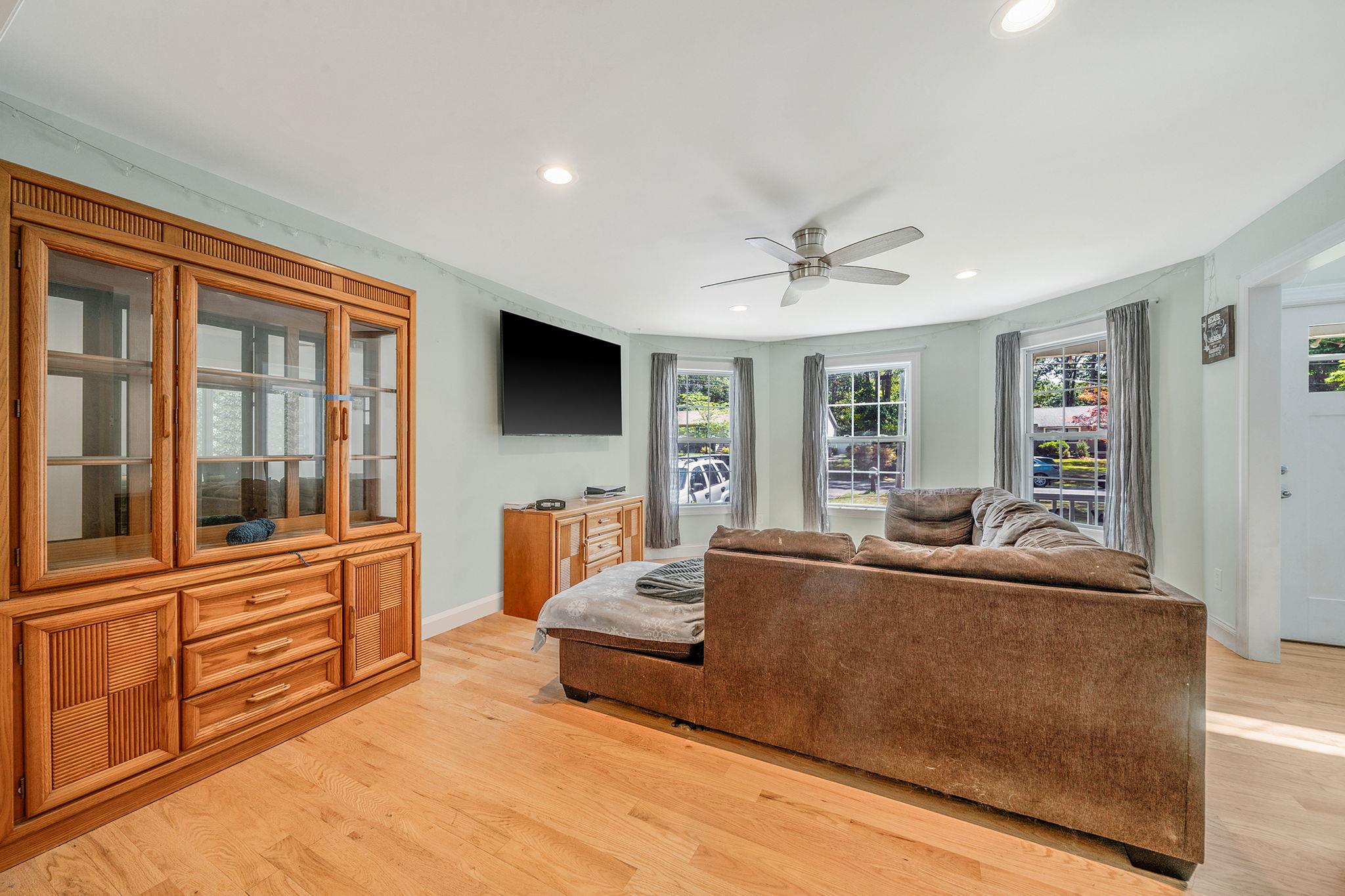 #11 photo, 509 Lockwood Drive, Shirley , NY 11967