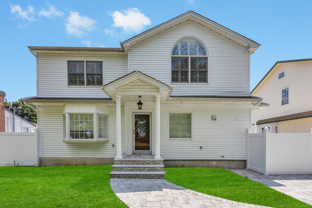 #1 photo, 32 Cornell Avenue, 長島 Hicksville , NY 11801