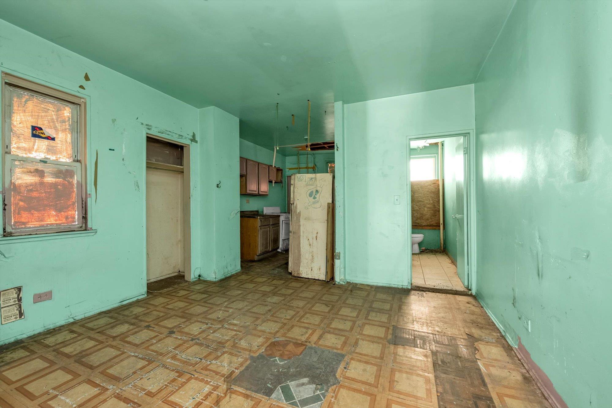 #11 photo, 1129 E Tremont Avenue, ブロンクス区 Bronx , NY 10460